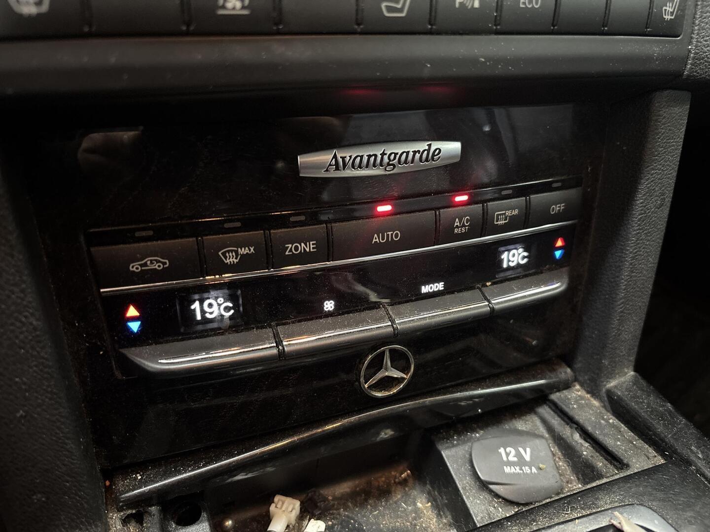 MERCEDES-BENZ E 2011