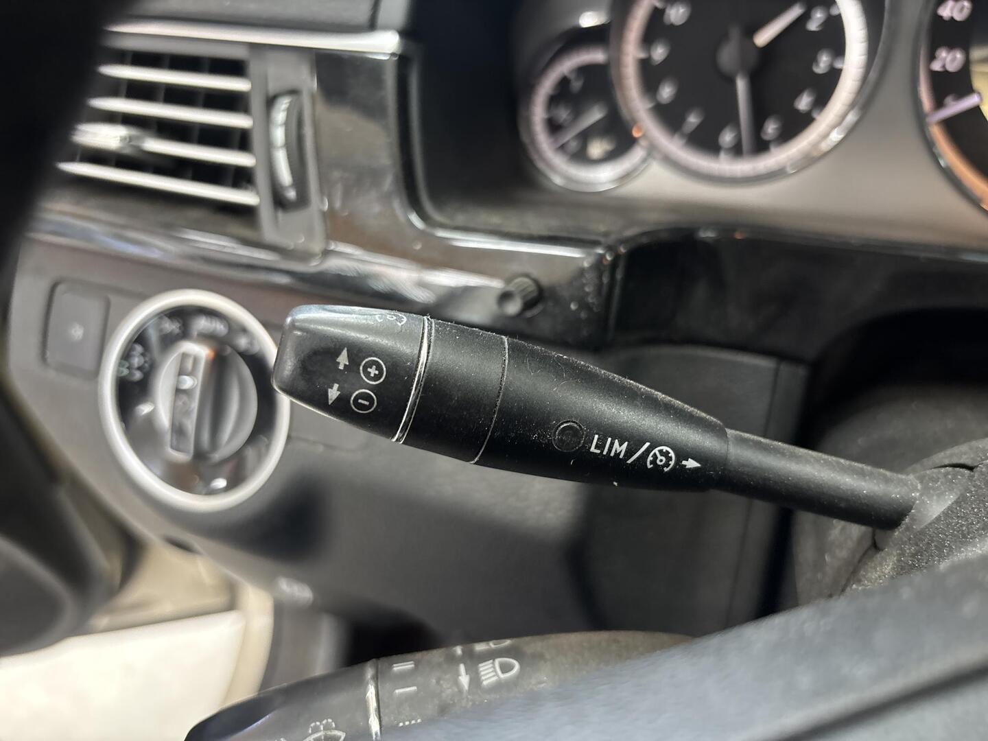 MERCEDES-BENZ E 2011
