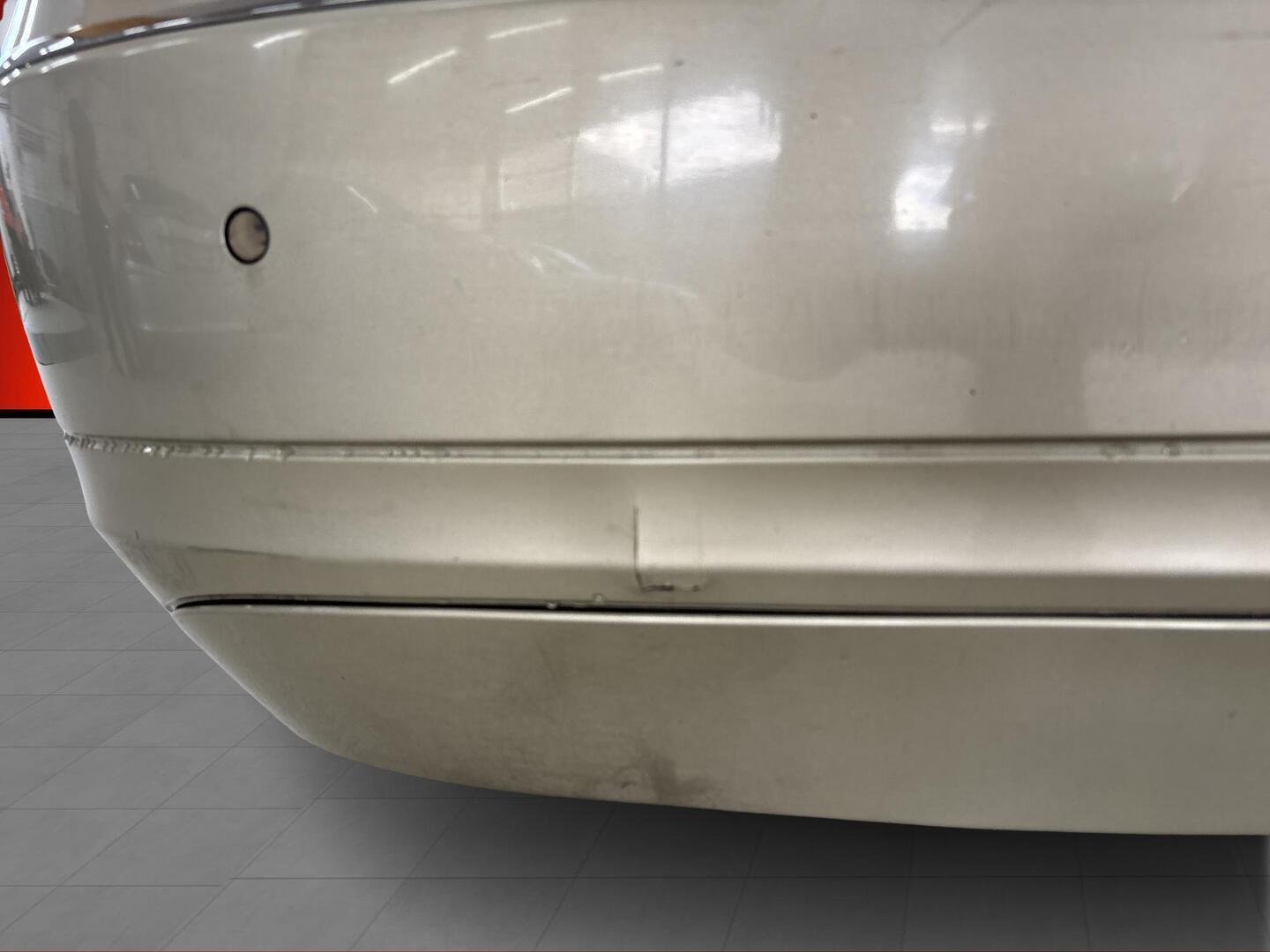 MERCEDES-BENZ E 2011