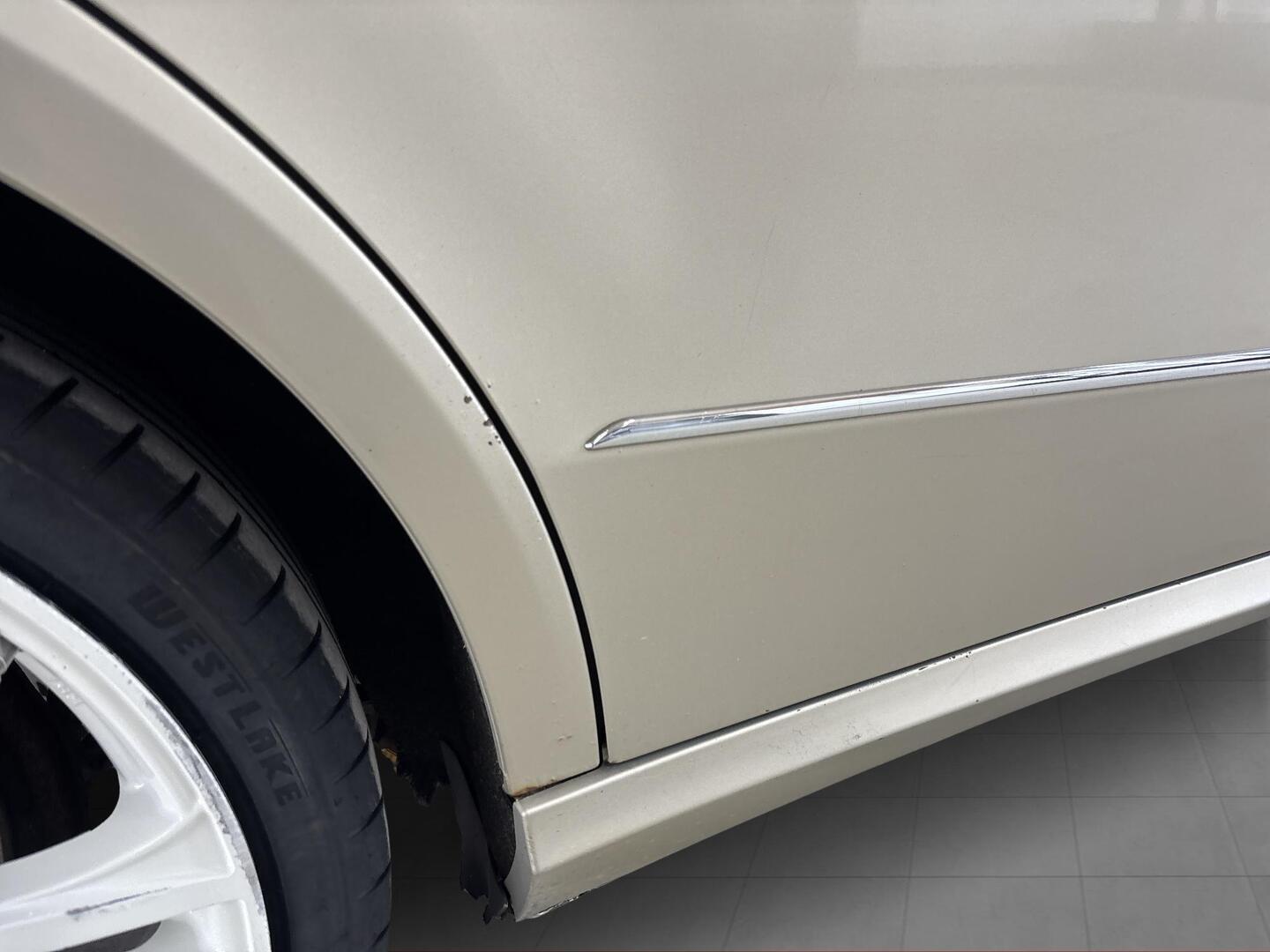 MERCEDES-BENZ E 2011