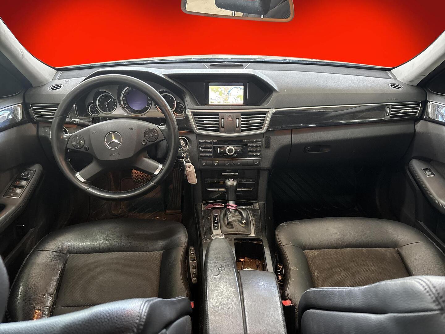 MERCEDES-BENZ E 2011