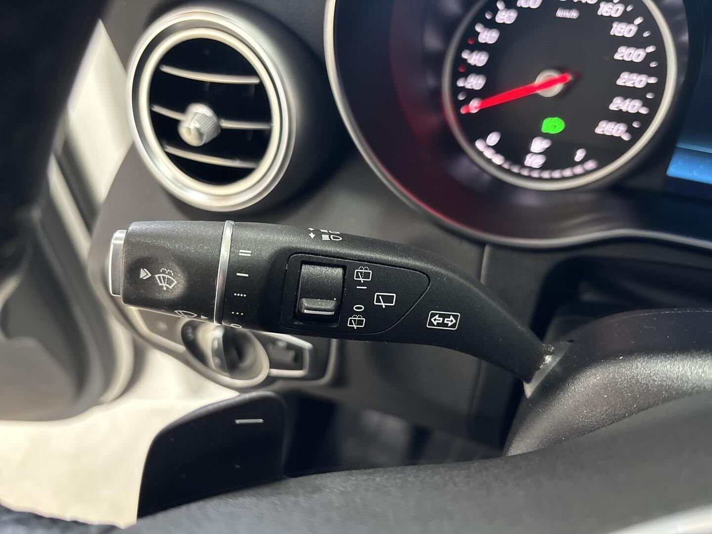 MERCEDES-BENZ GLC 2022