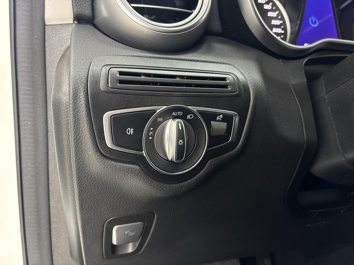MERCEDES-BENZ GLC 2022