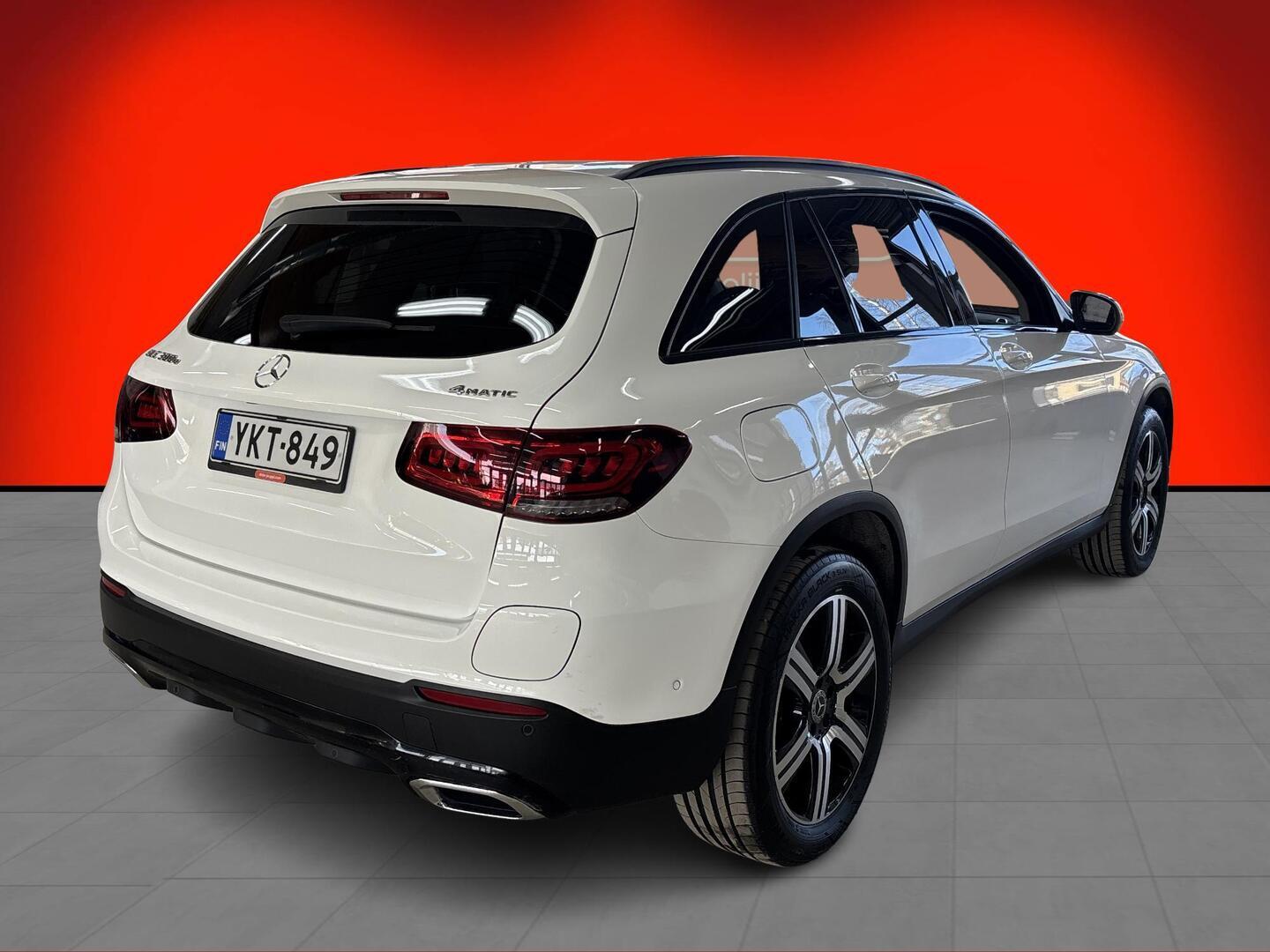 MERCEDES-BENZ GLC 2022