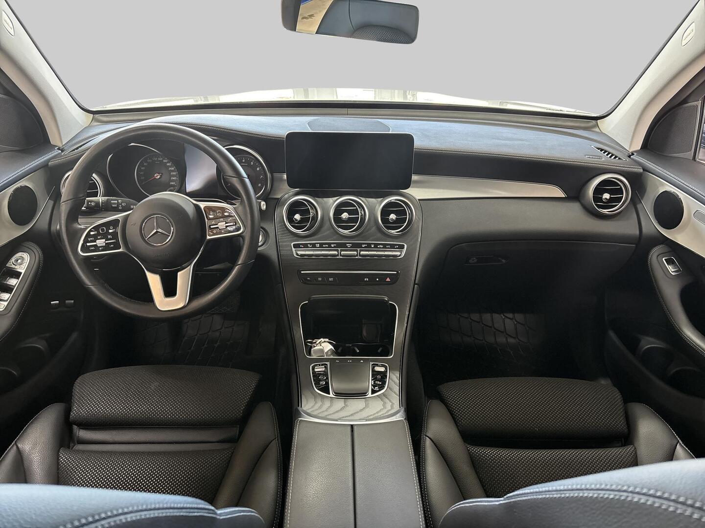 MERCEDES-BENZ GLC 2022