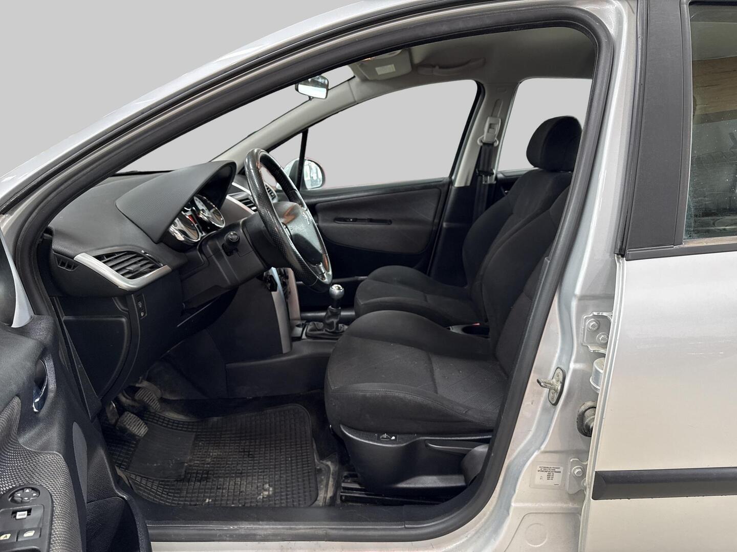 PEUGEOT 207 2007