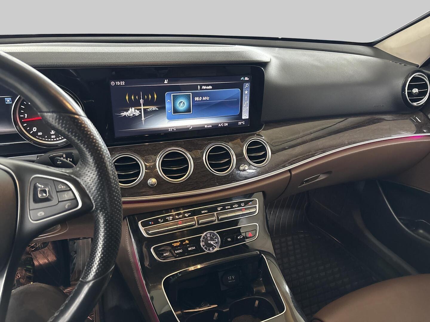 MERCEDES-BENZ E 2017