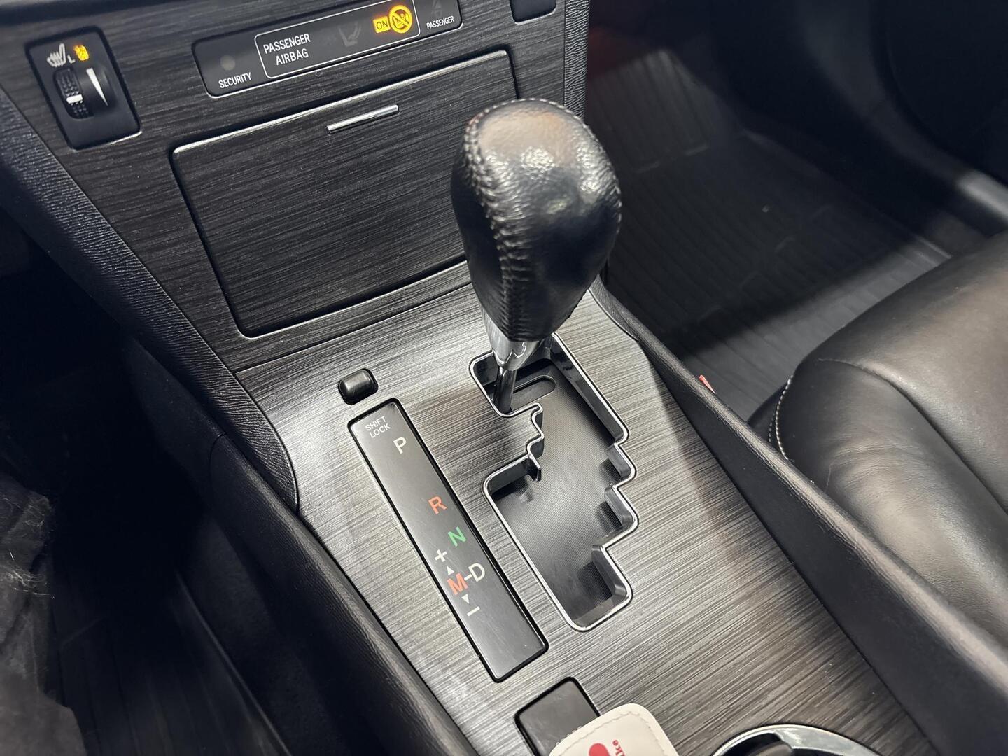TOYOTA Avensis 2010