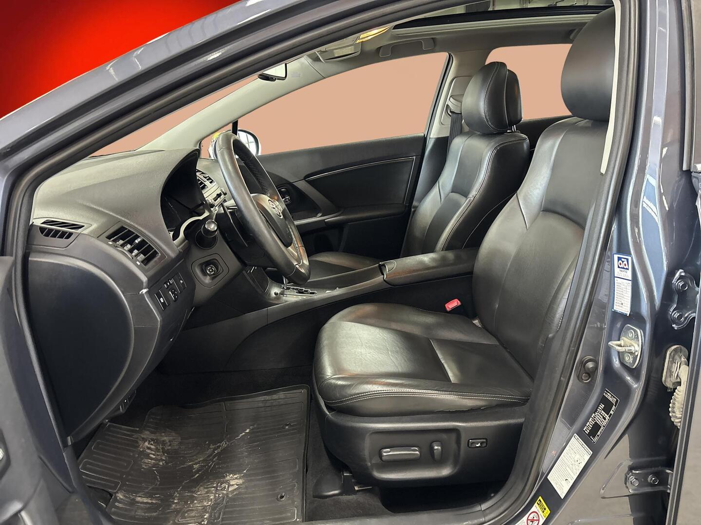 TOYOTA Avensis 2010
