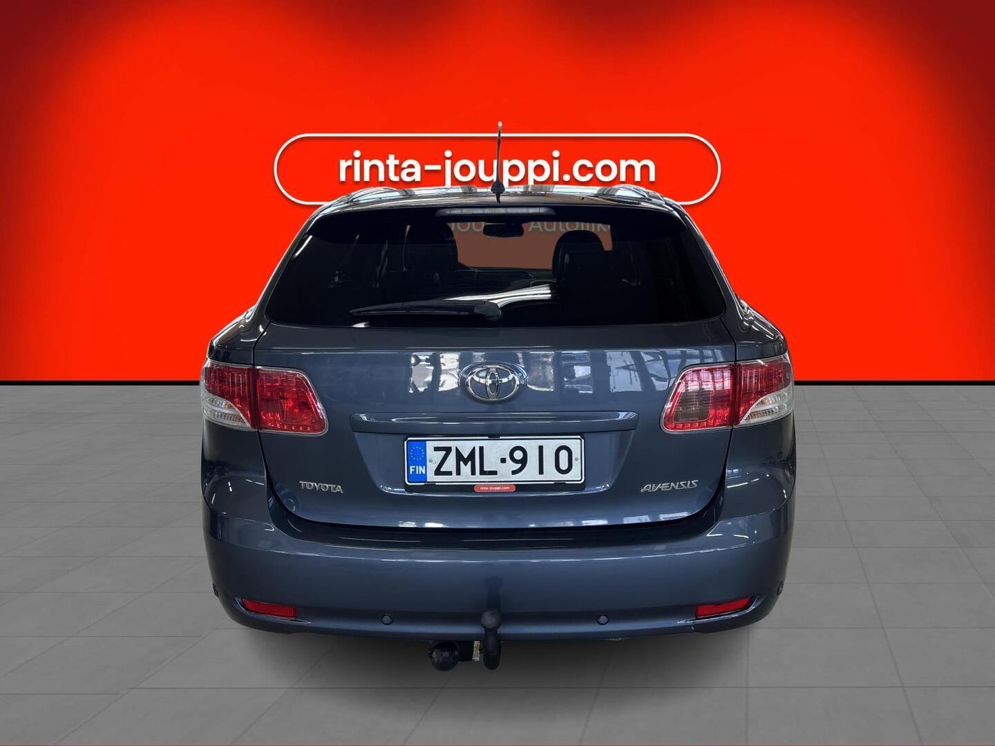 TOYOTA Avensis 2010