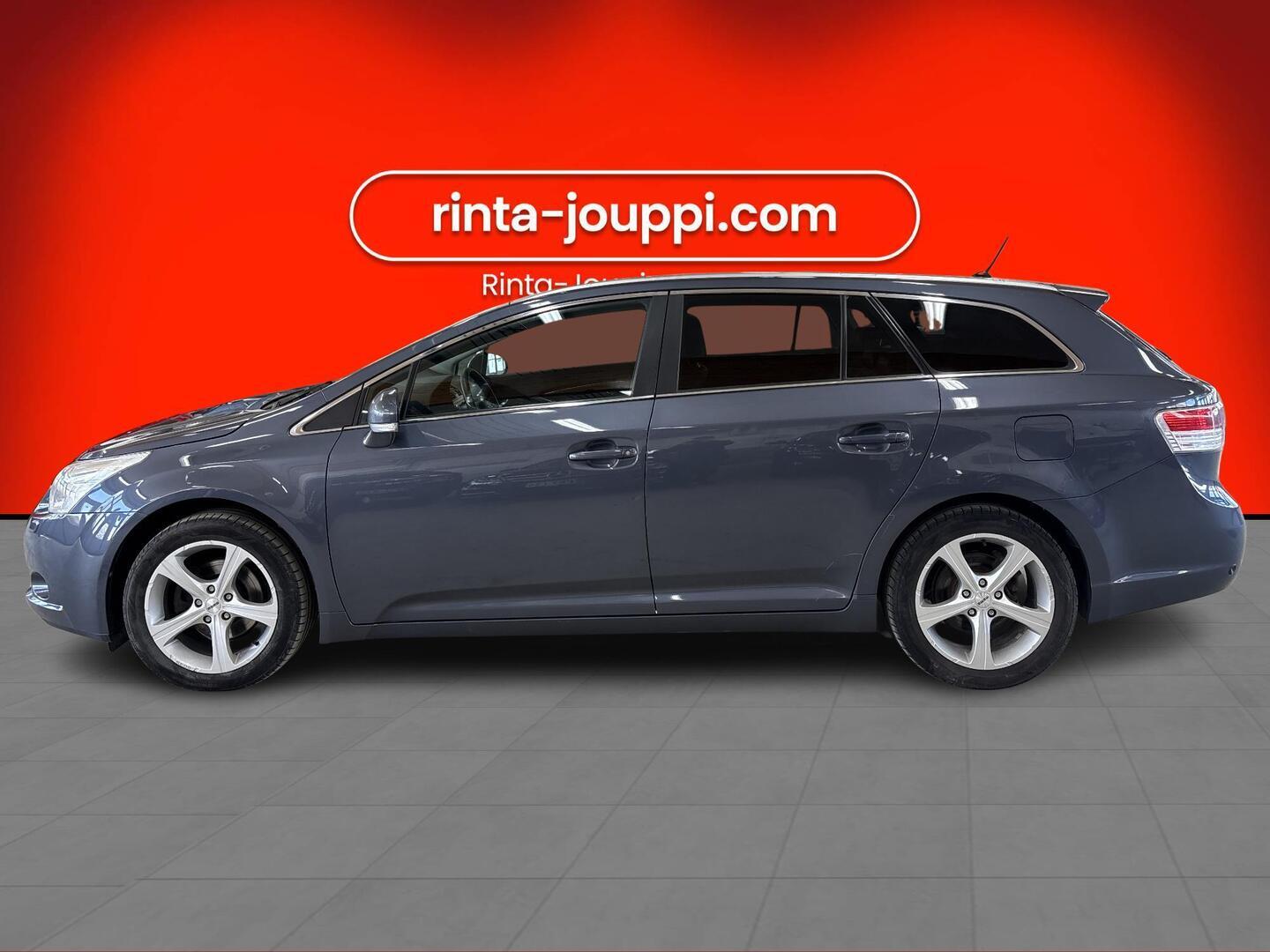 TOYOTA Avensis 2010