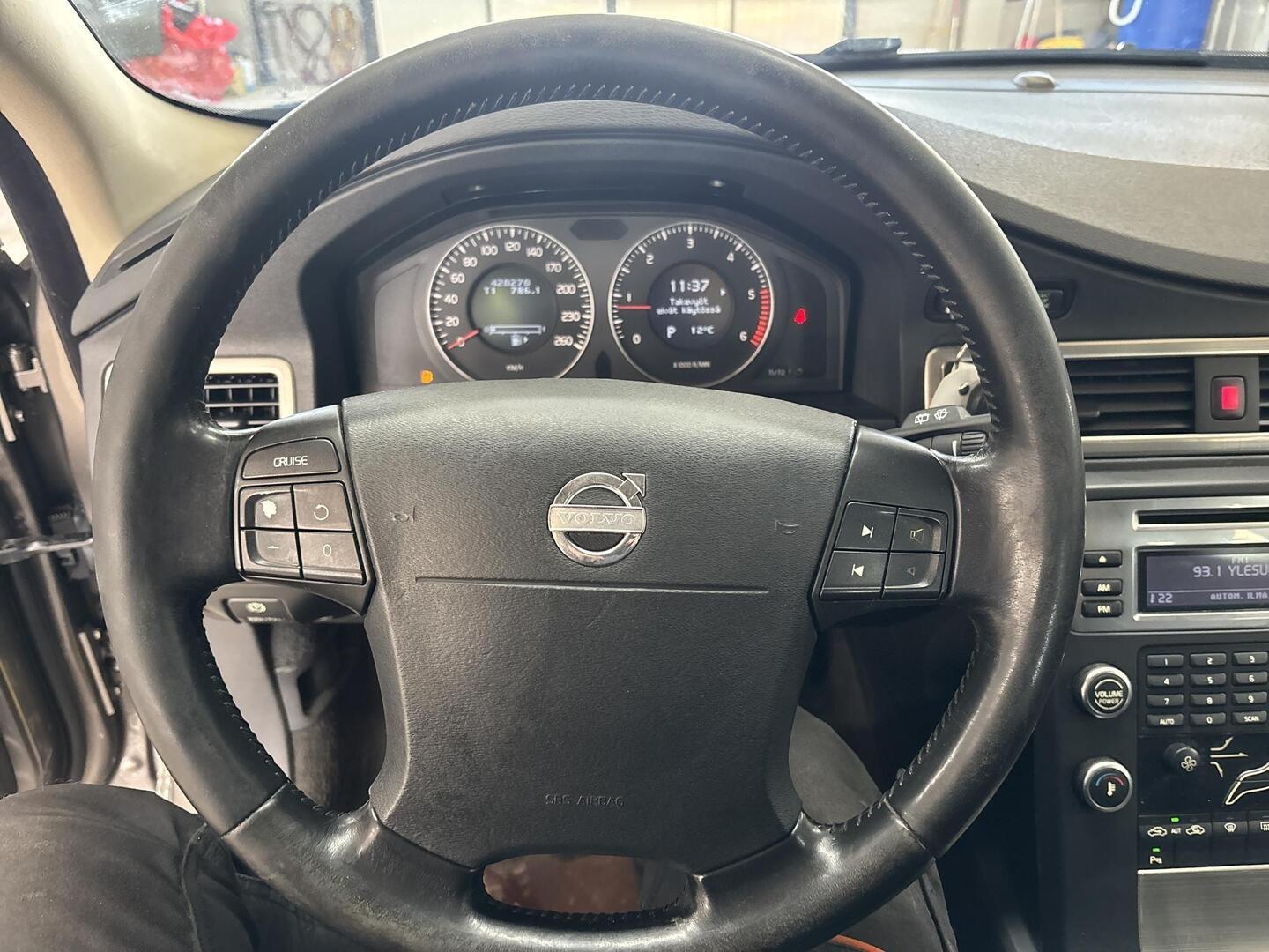 VOLVO V70 2008