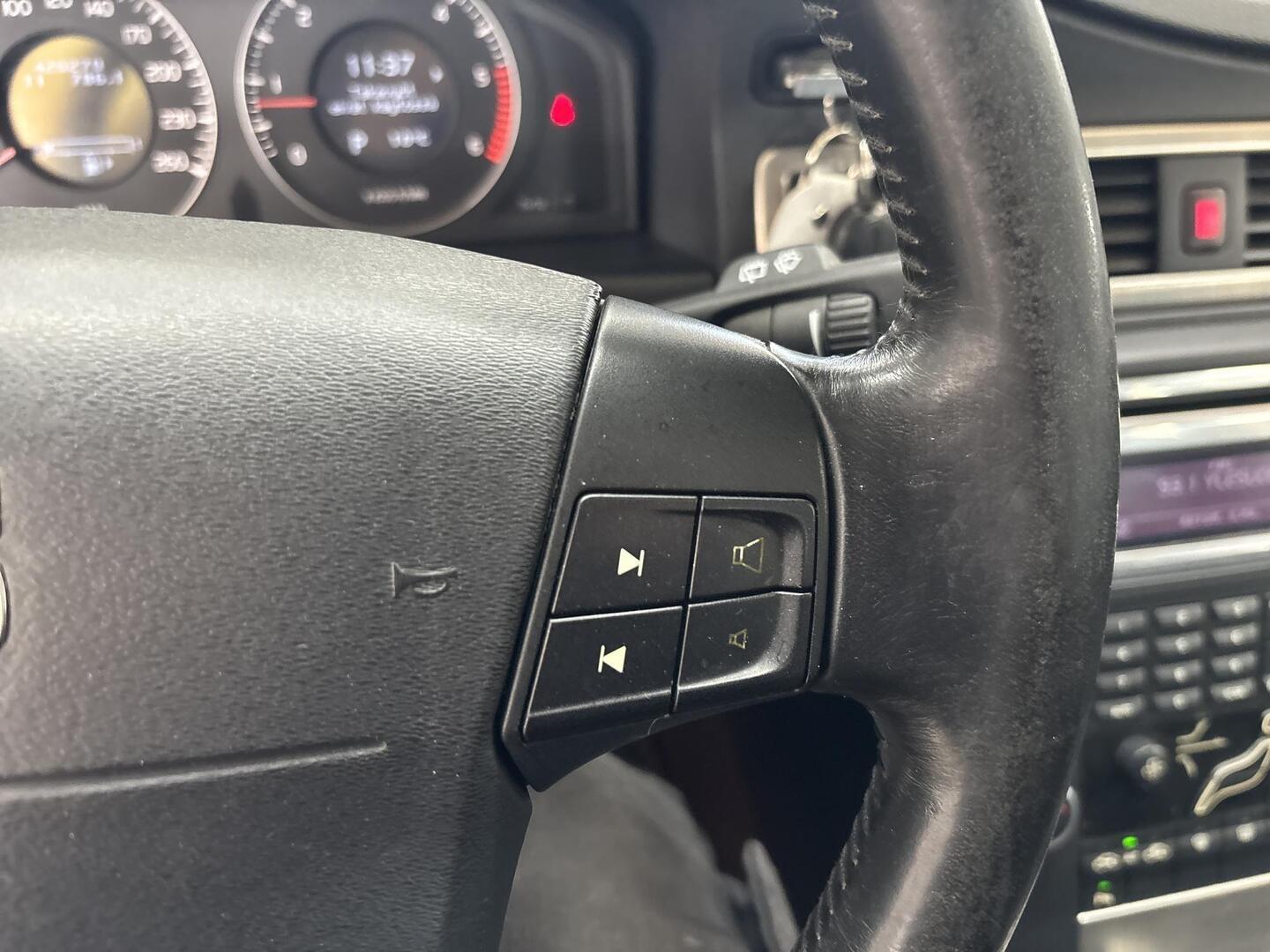 VOLVO V70 2008