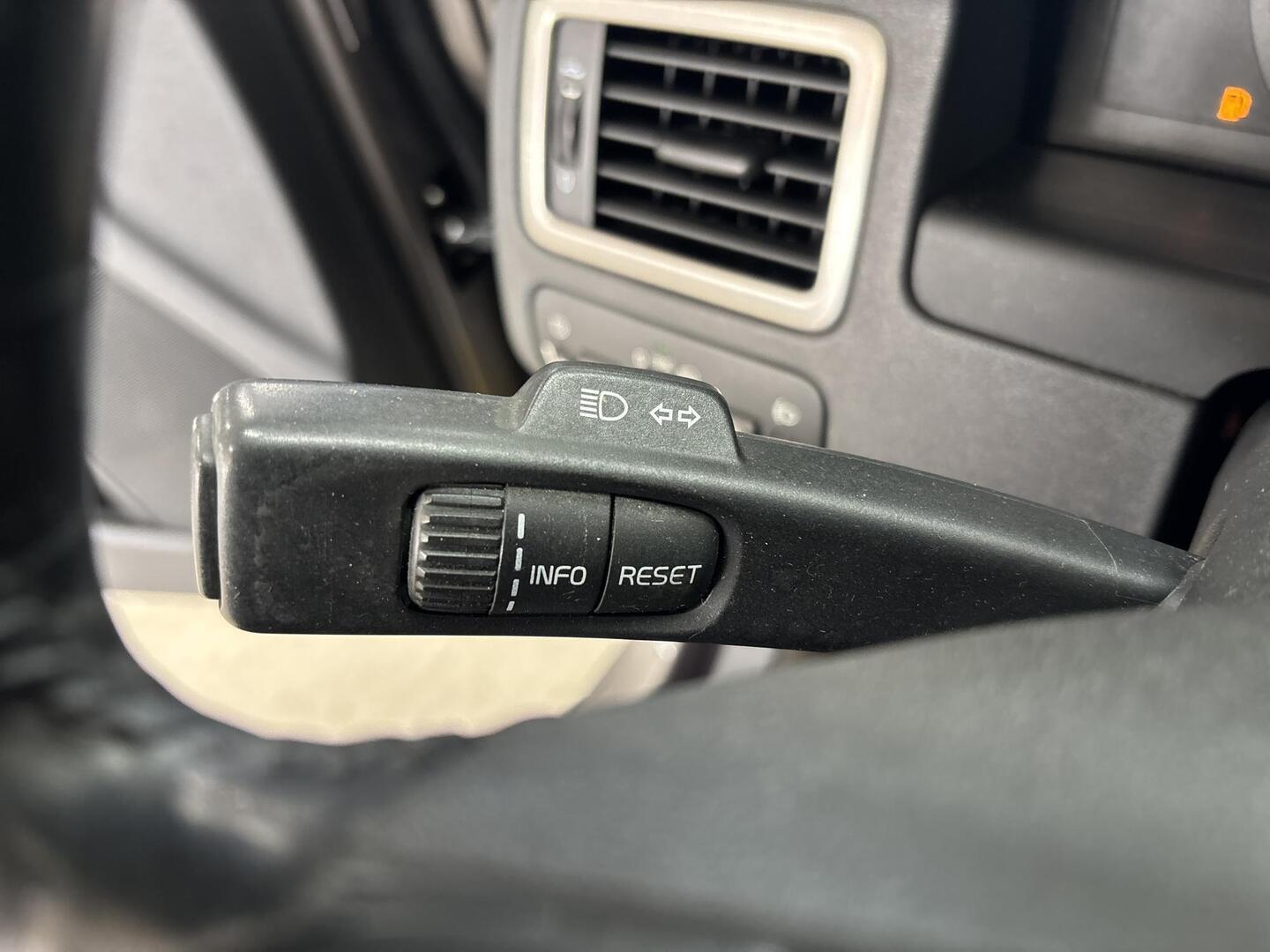 VOLVO V70 2008