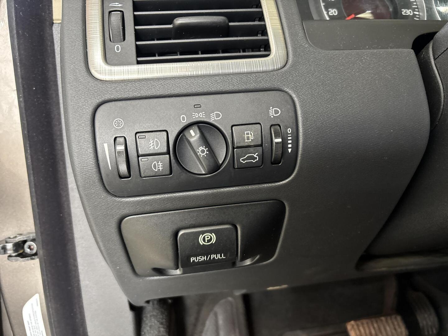 VOLVO V70 2008