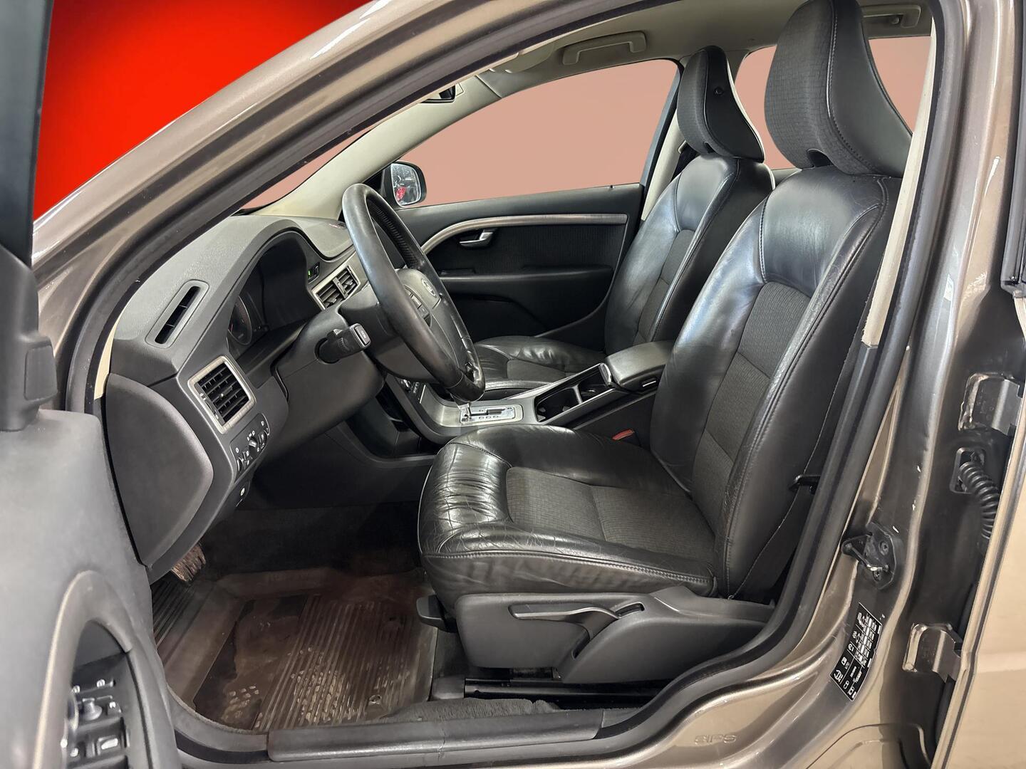 VOLVO V70 2008