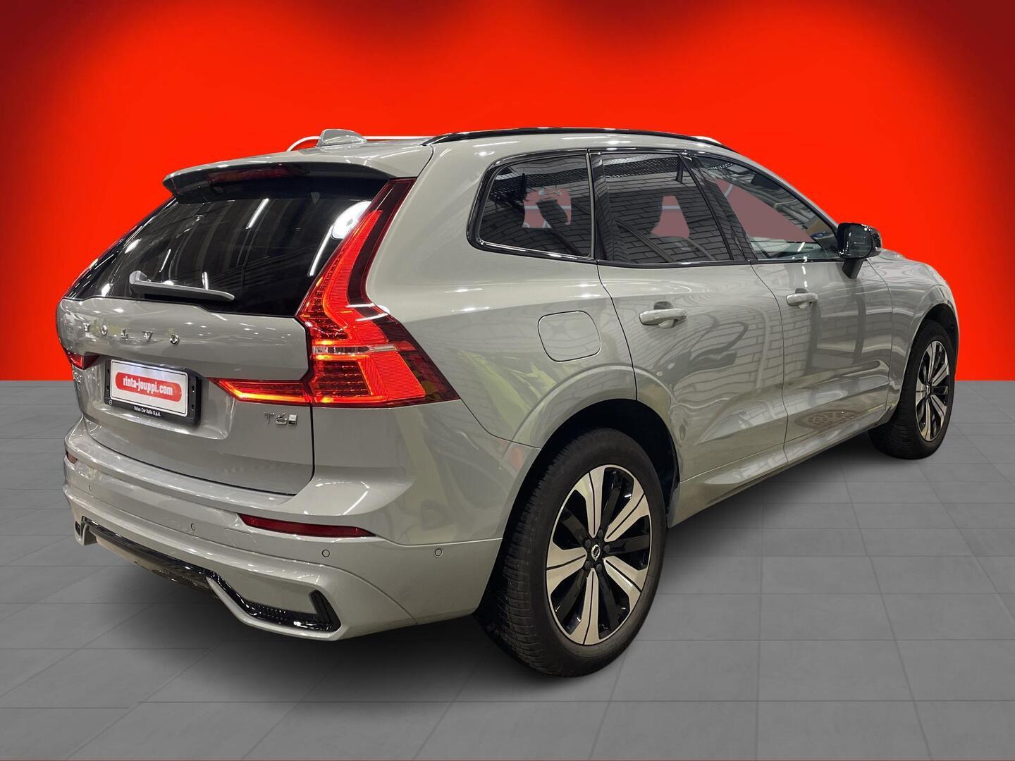 VOLVO XC60 2025