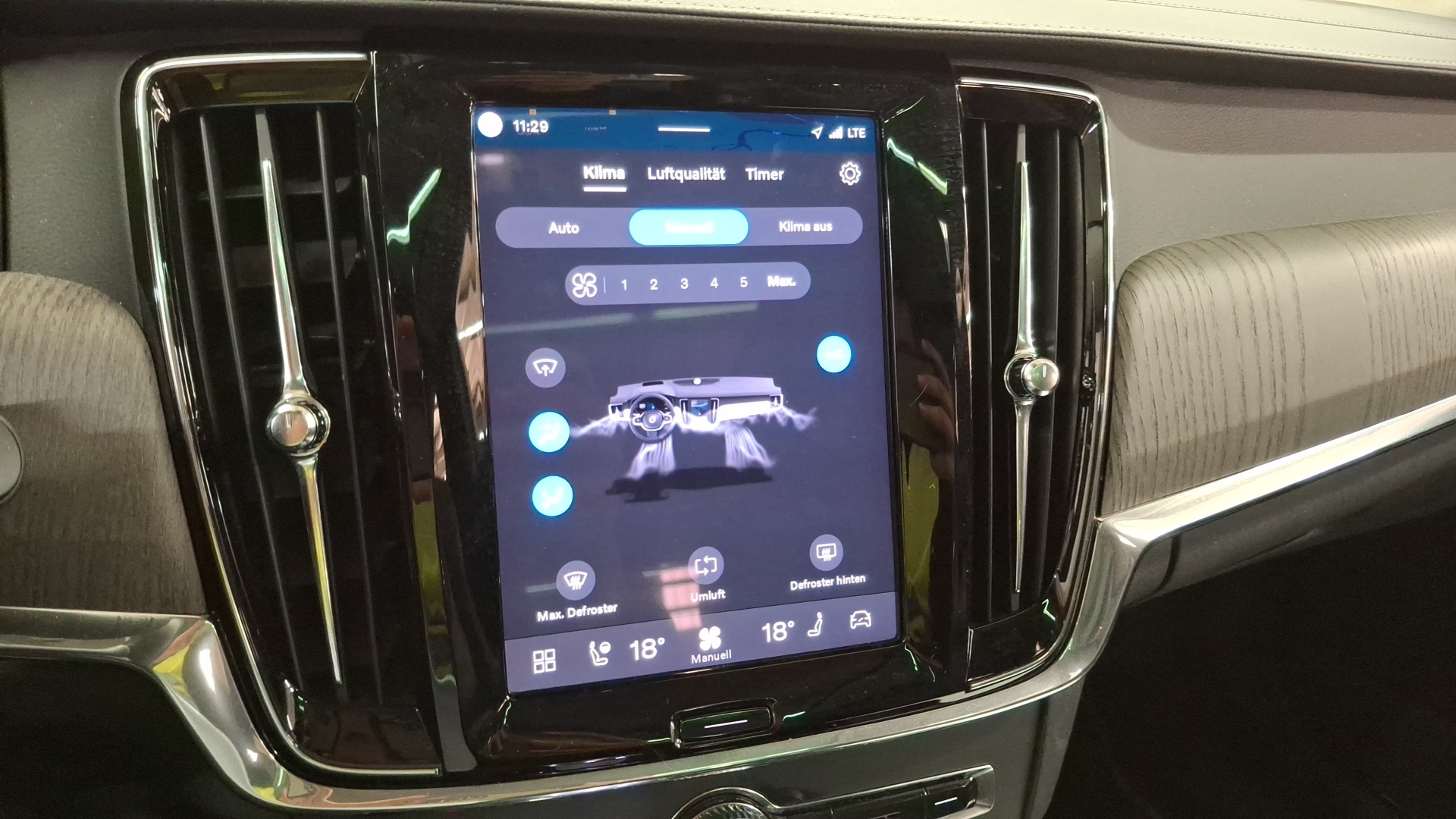 VOLVO V90 2023