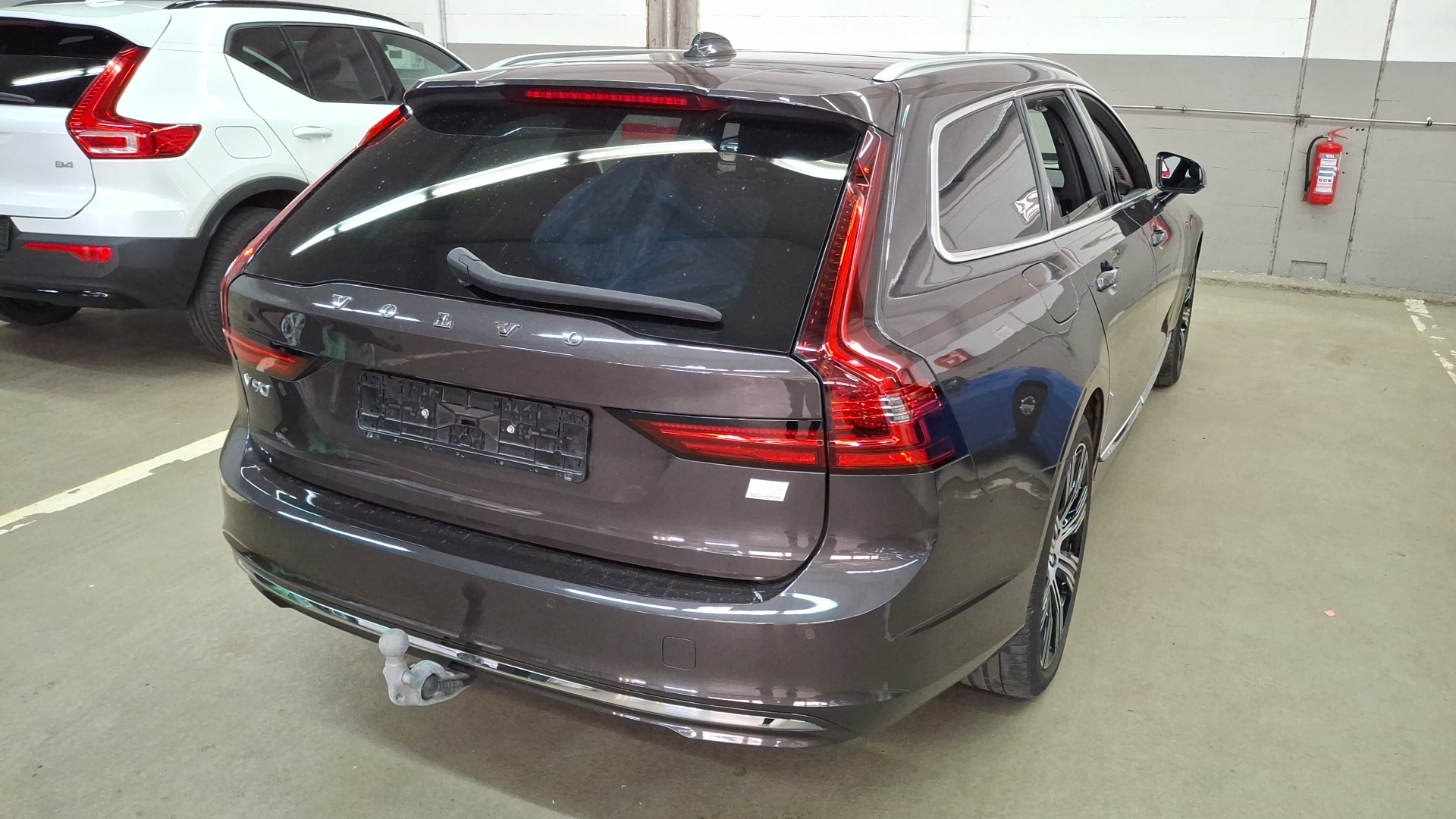 VOLVO V90 2023