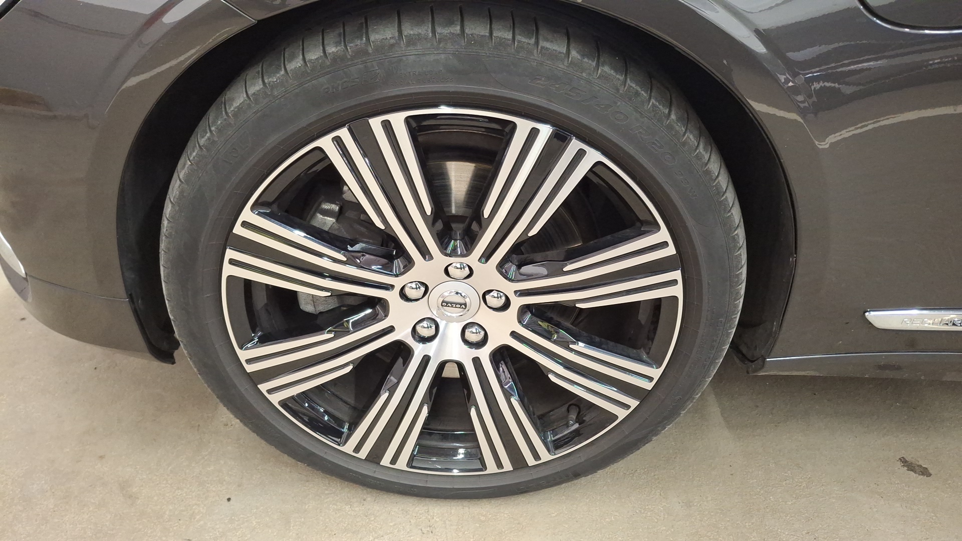 VOLVO V90 2023