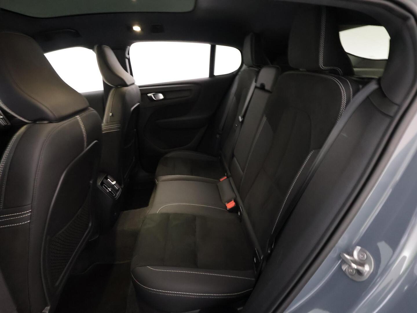 VOLVO C40 2022