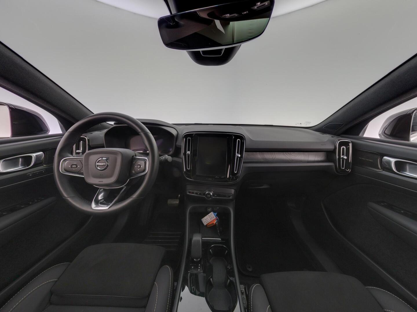 VOLVO C40 2022