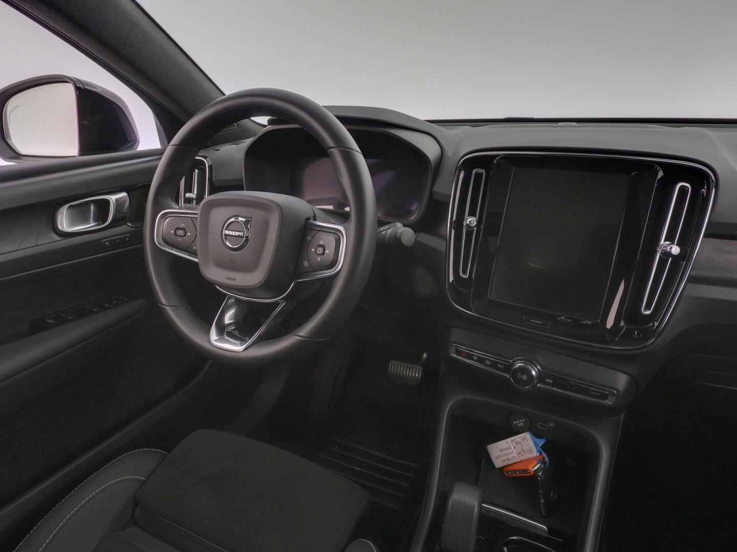 VOLVO C40 2022