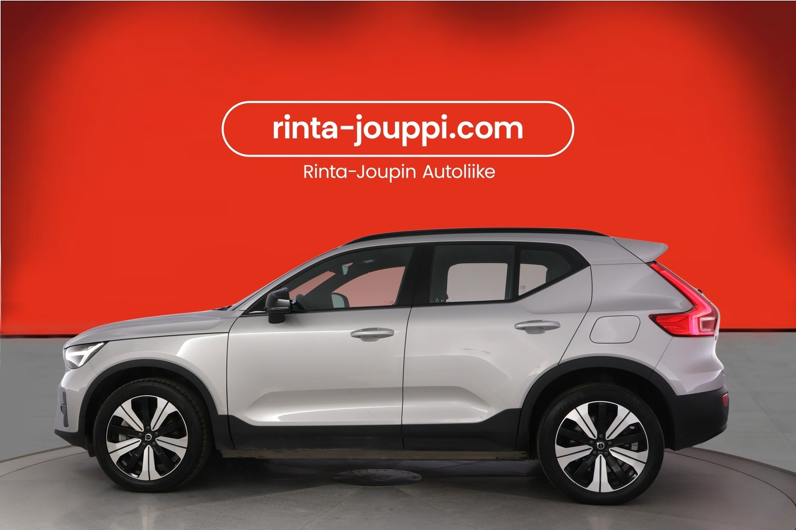 VOLVO XC40 2023