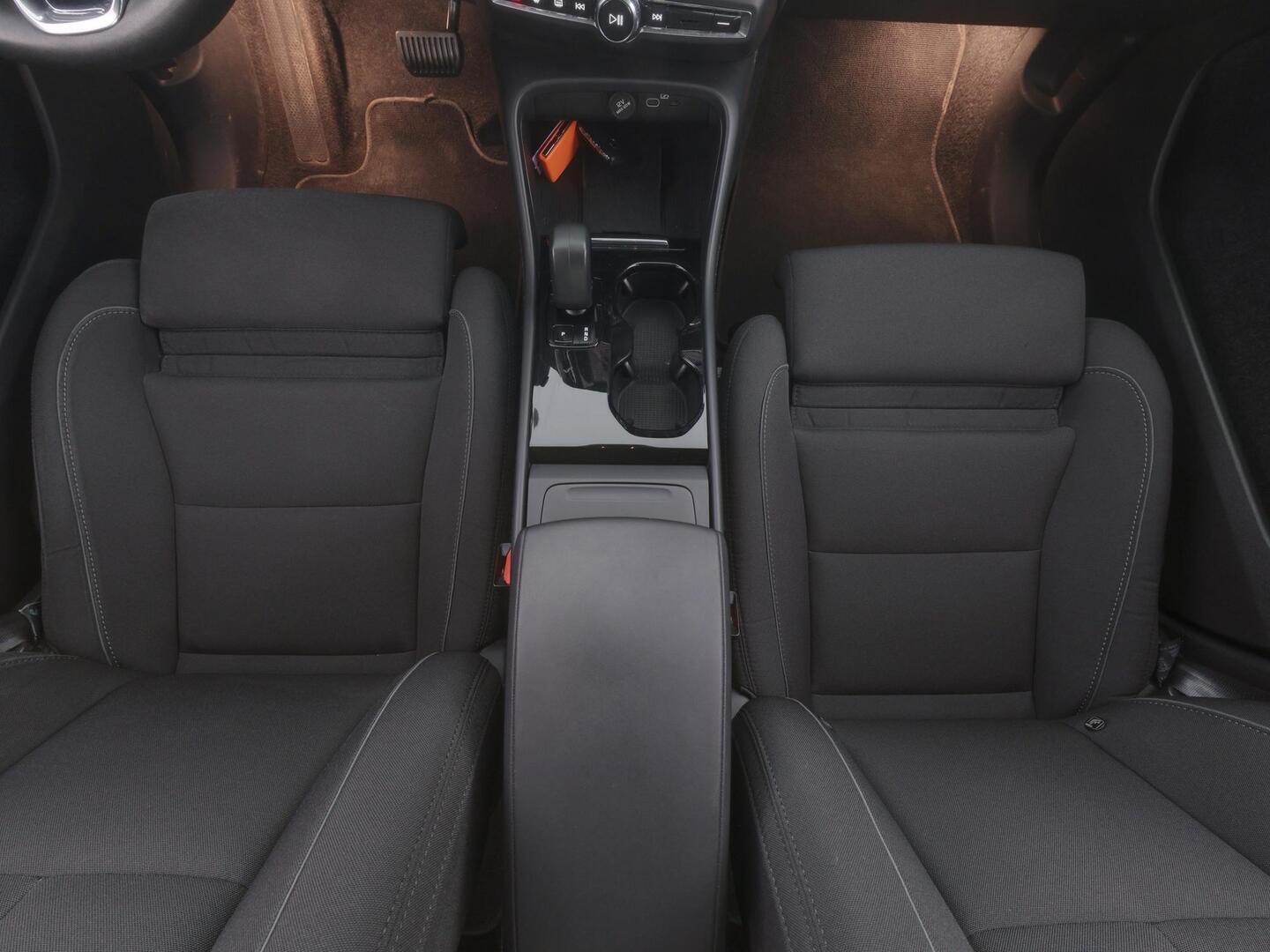 VOLVO XC40 2023