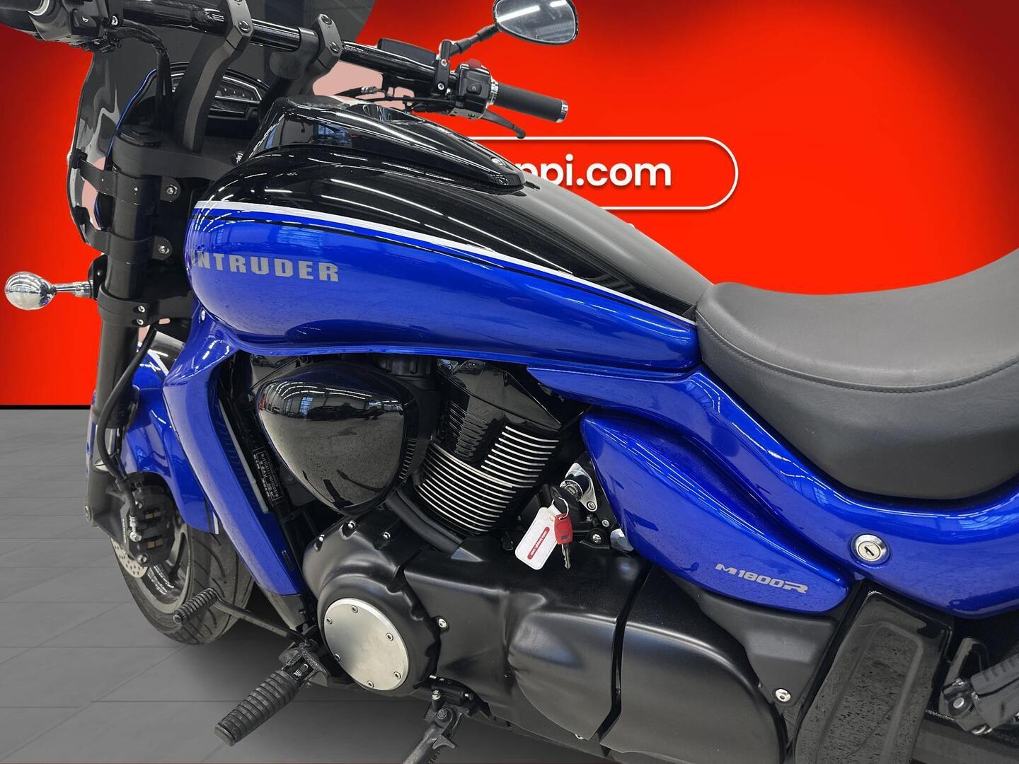 SUZUKI INTRUDER 2017