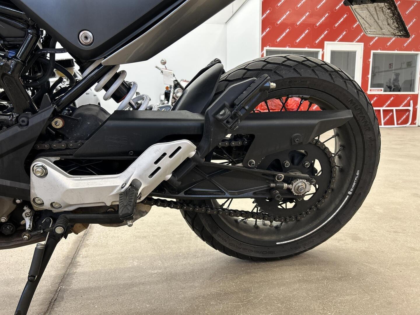 HUSQVARNA SVARTPILEN 2021