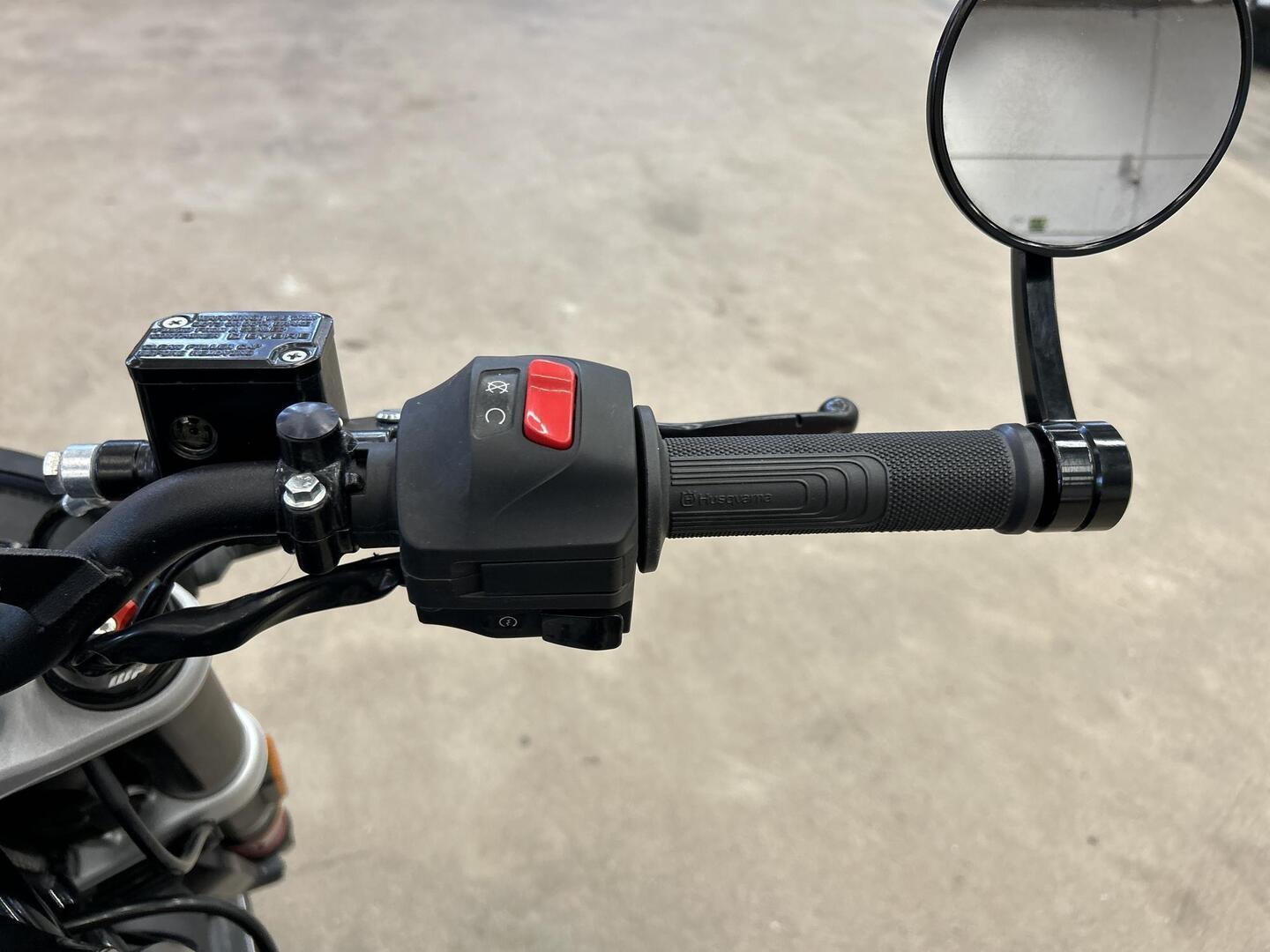 HUSQVARNA SVARTPILEN 2021