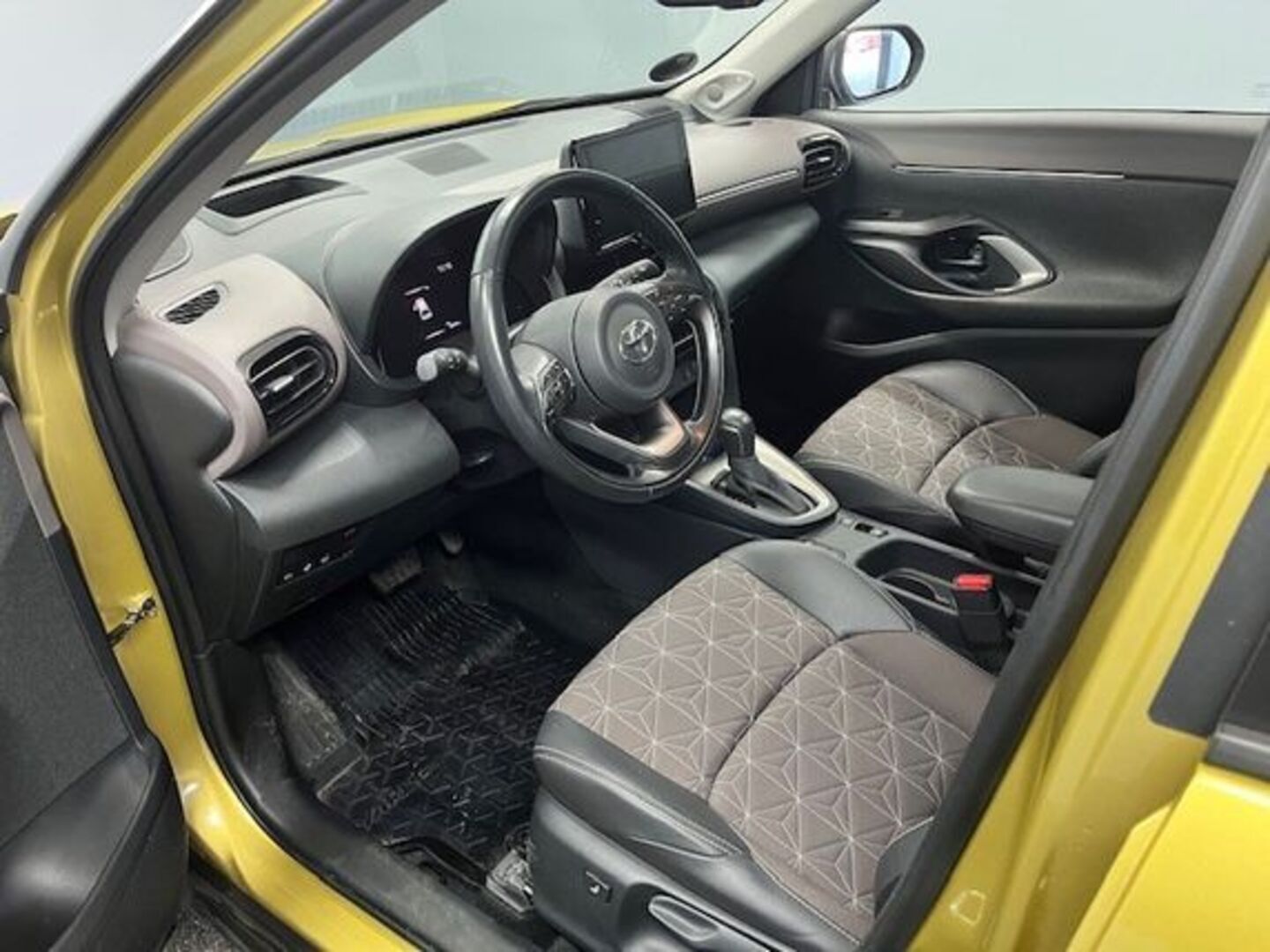 TOYOTA YARIS CROSS 2022