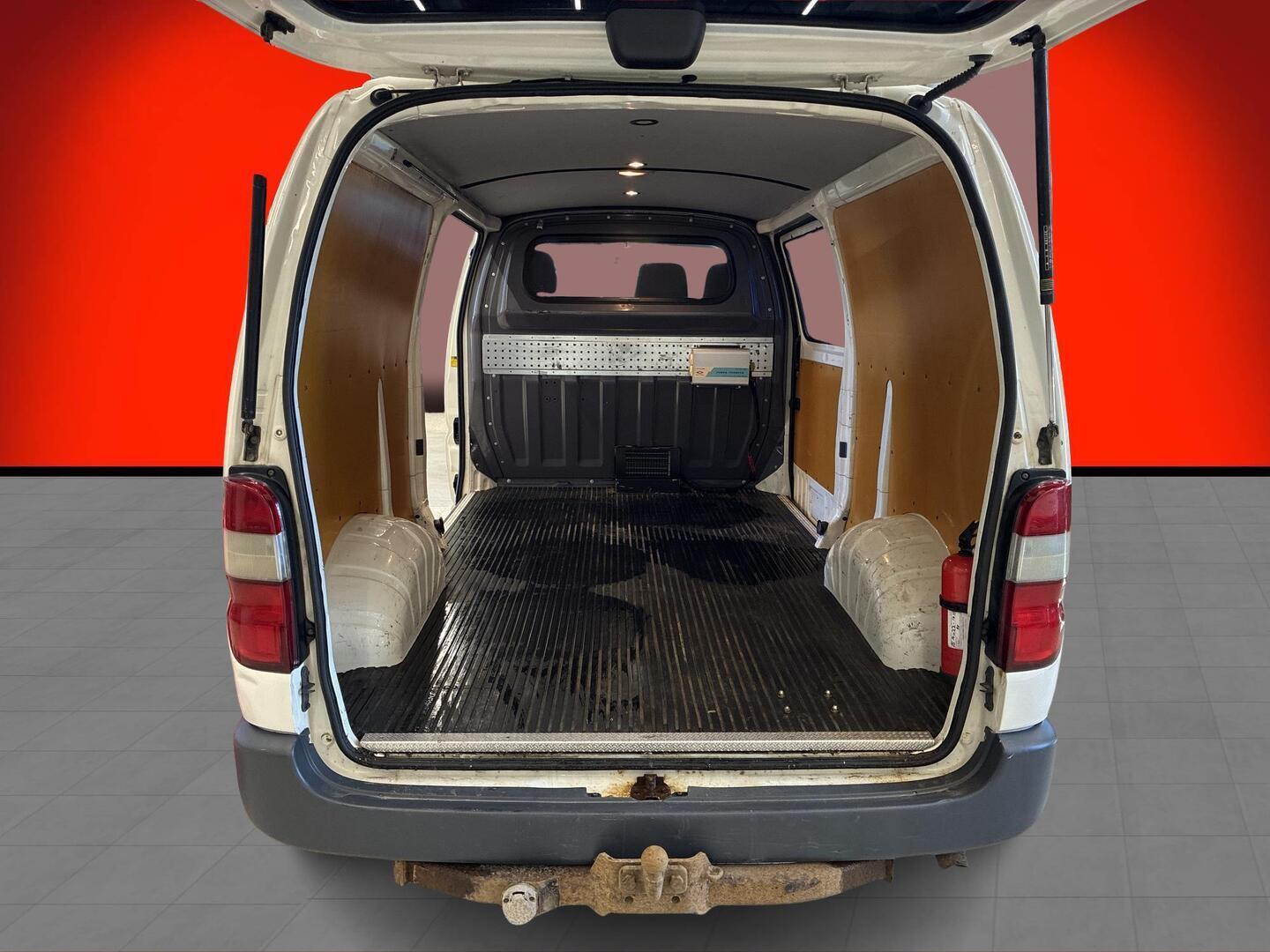 TOYOTA Hiace 2006