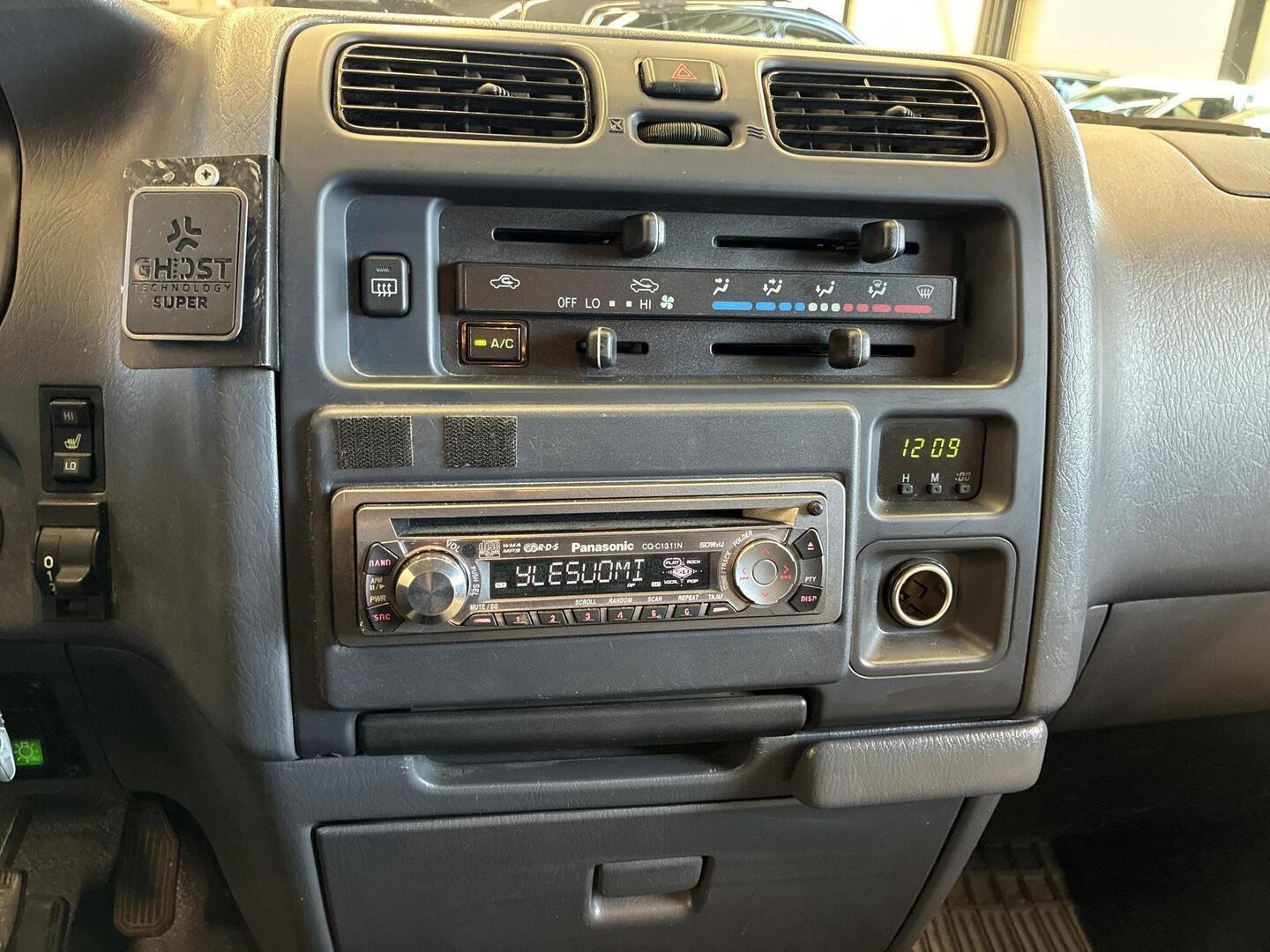 TOYOTA Hiace 2006