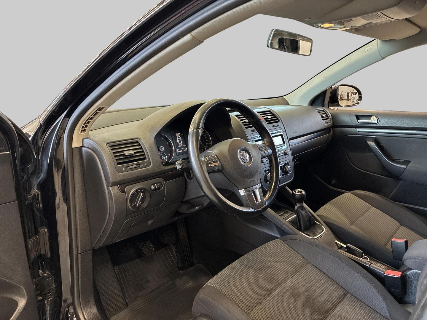 VOLKSWAGEN Jetta 2009