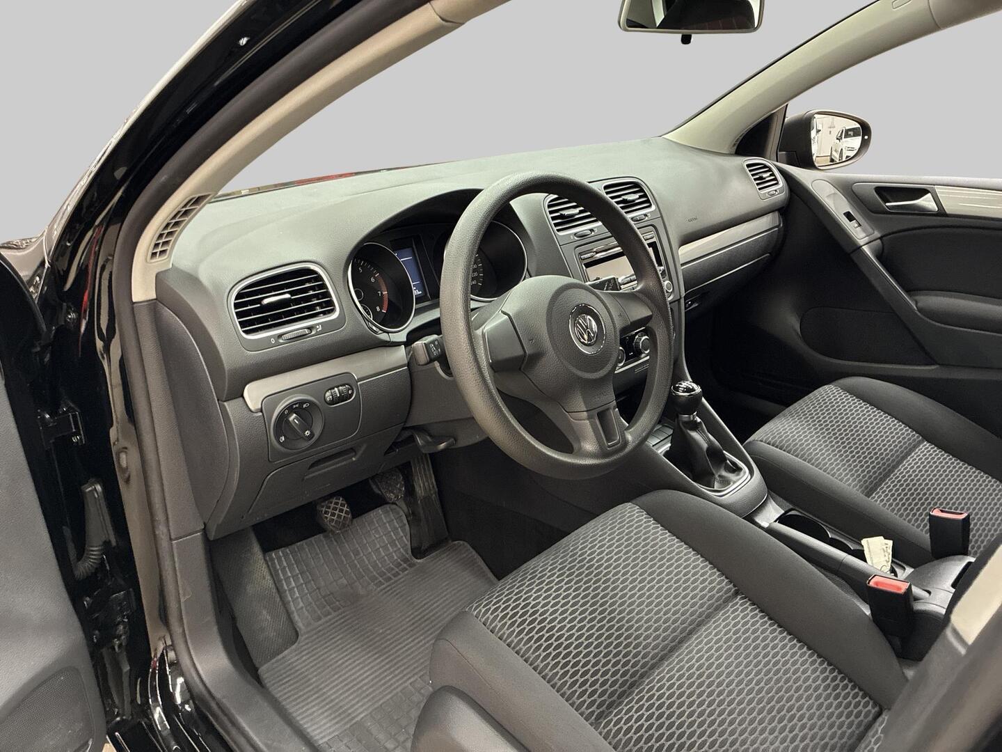 VOLKSWAGEN Golf 2009