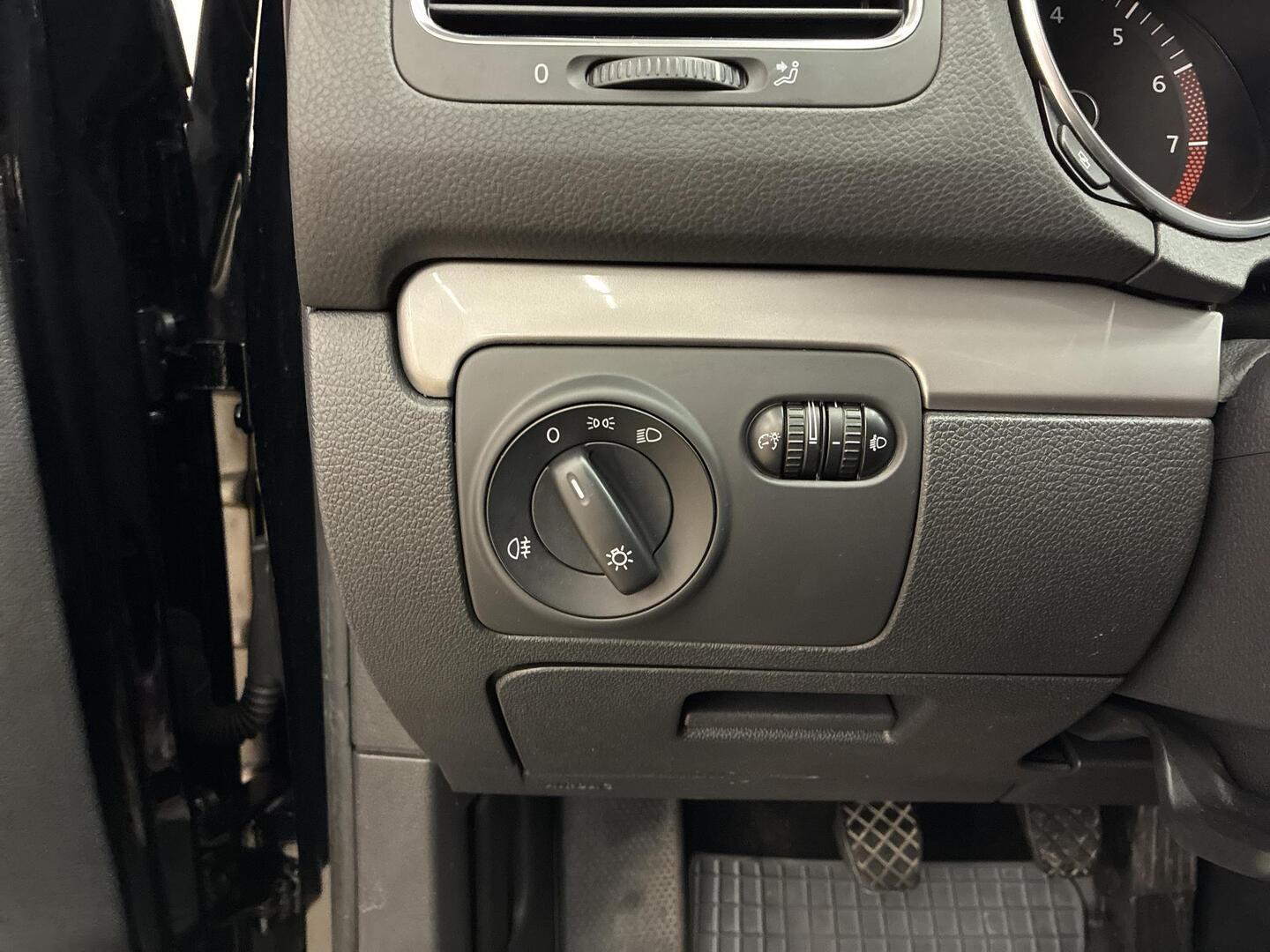 VOLKSWAGEN Golf 2009