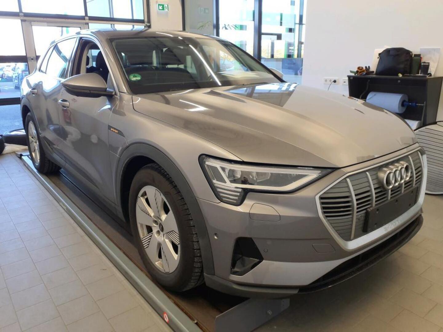 AUDI E-TRON 2023