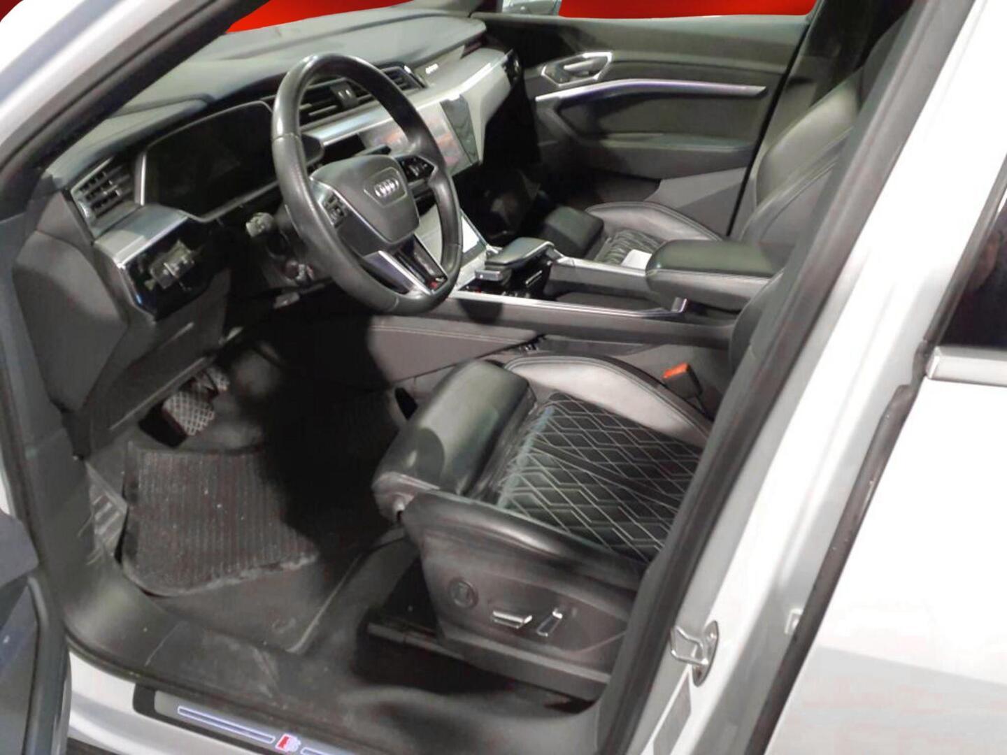 AUDI E-TRON 2023