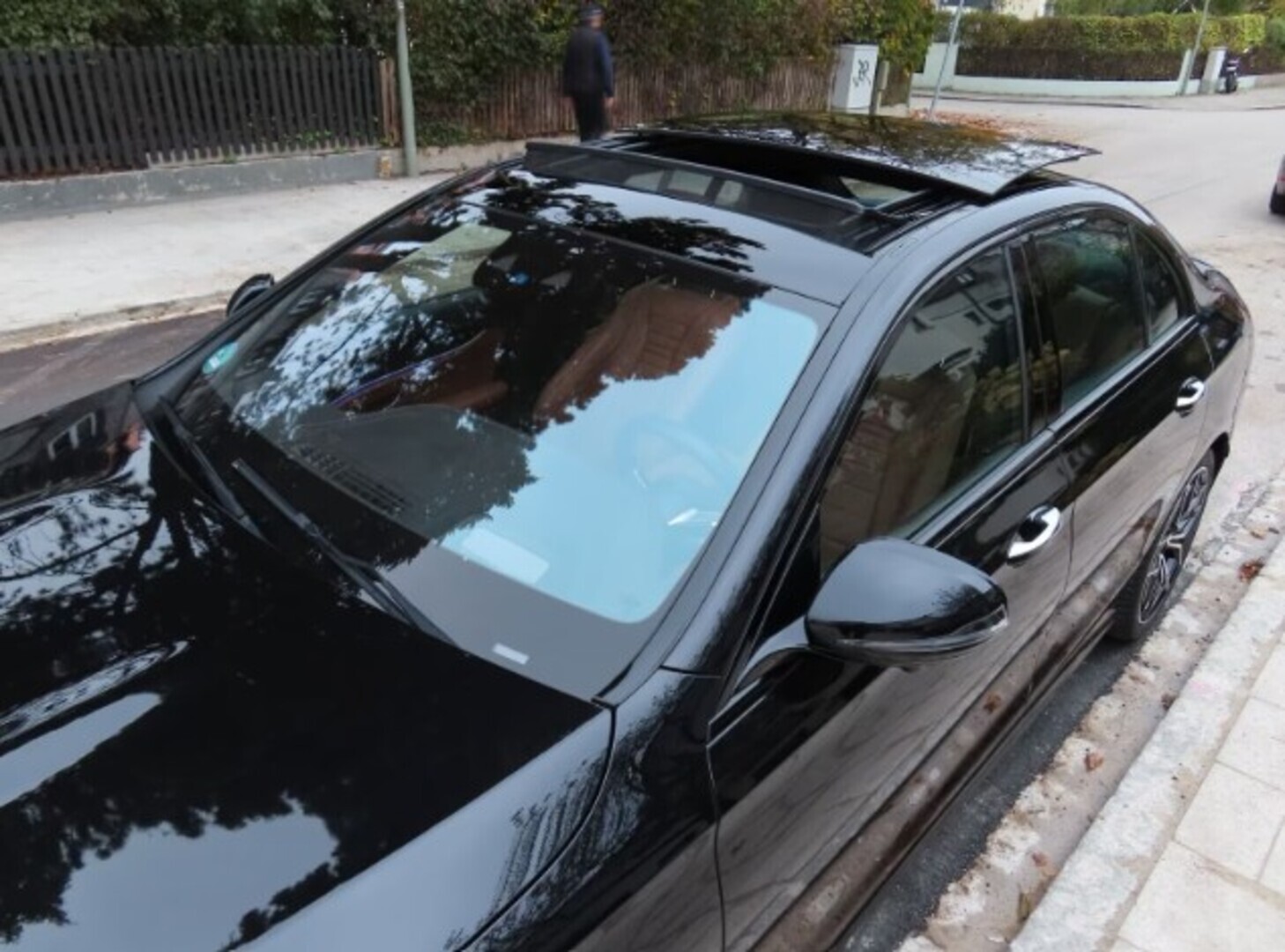 MERCEDES-BENZ E 2023