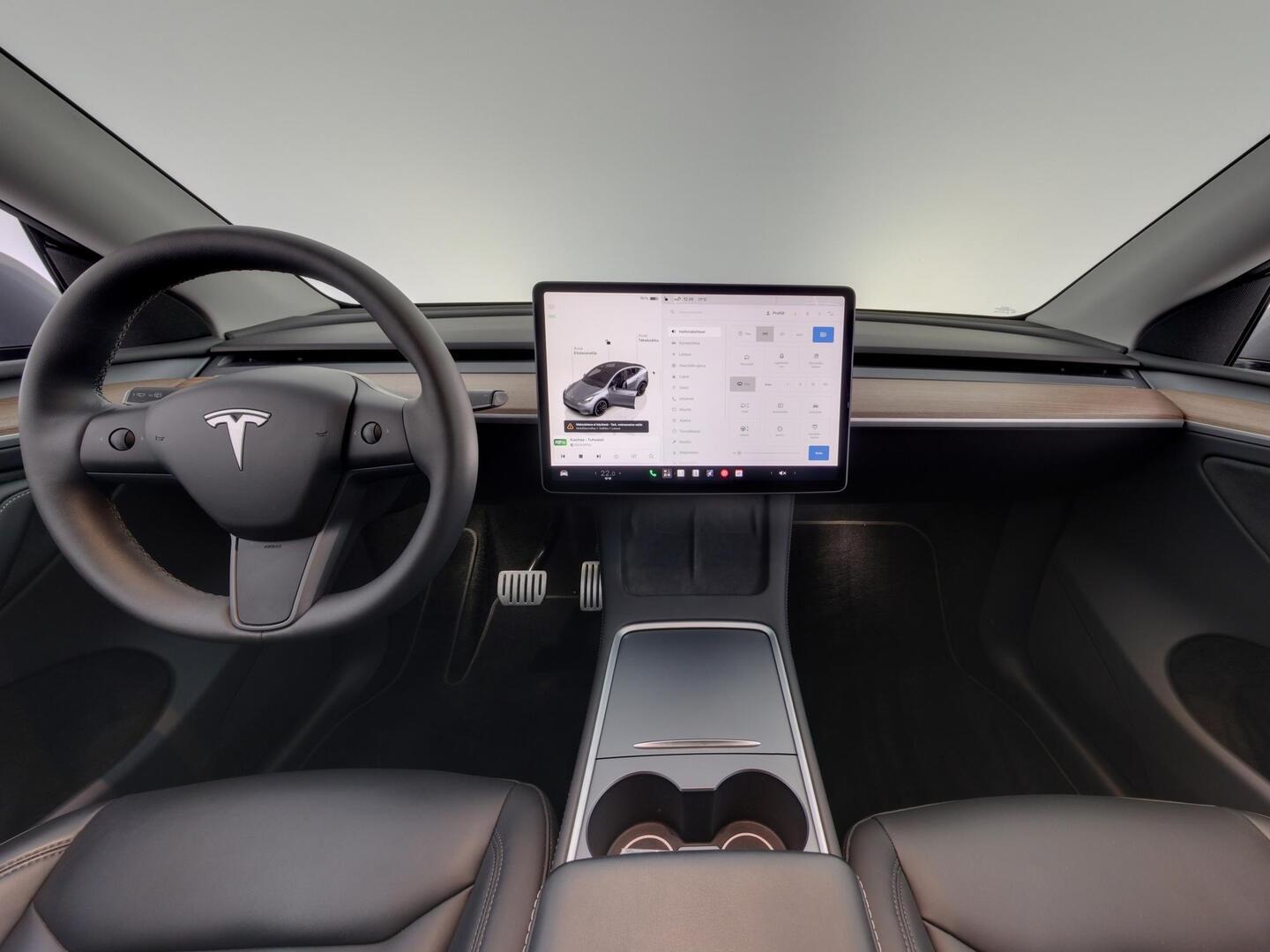 TESLA MODEL Y 2024