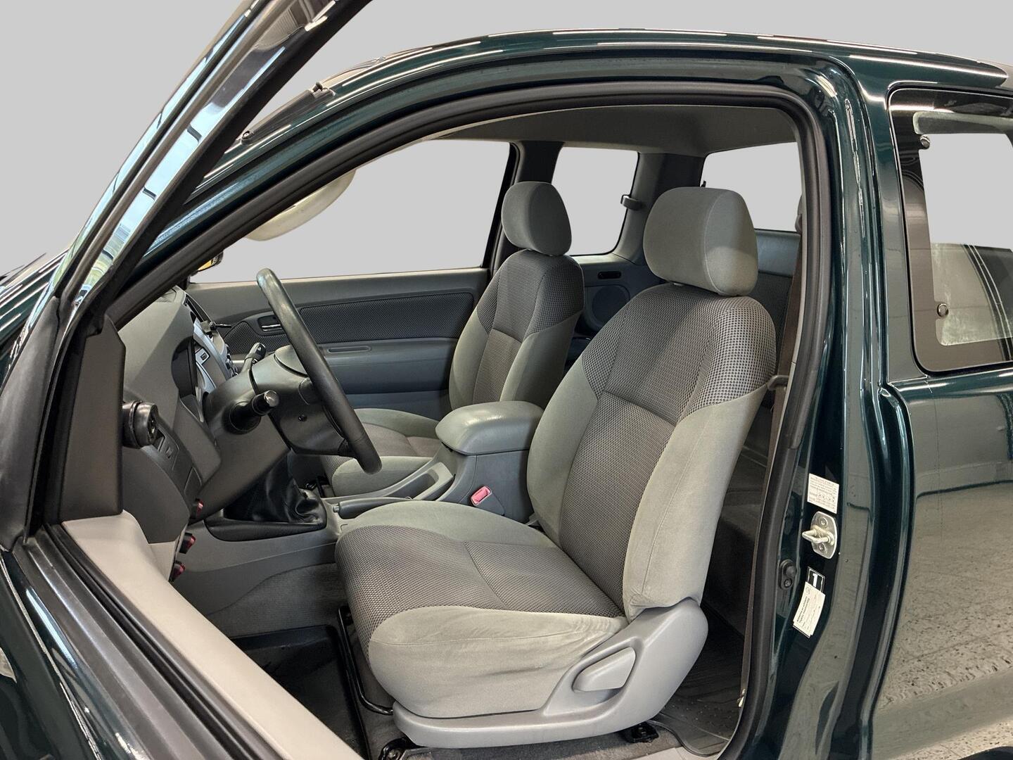 TOYOTA Hilux 2011