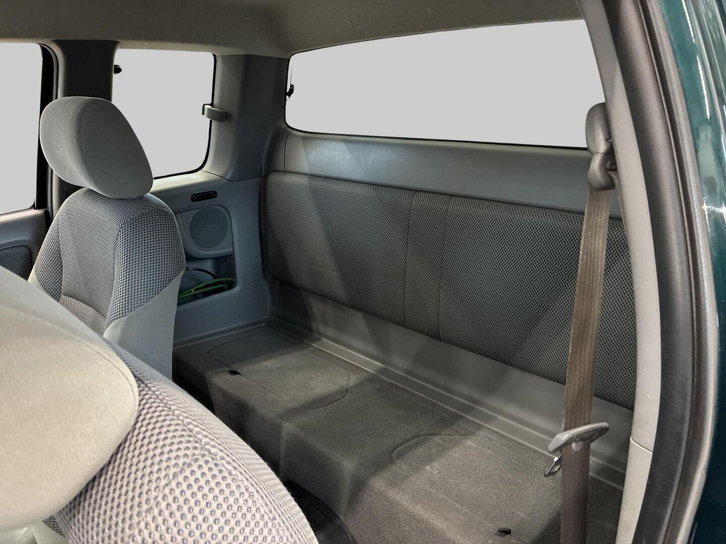 TOYOTA Hilux 2011
