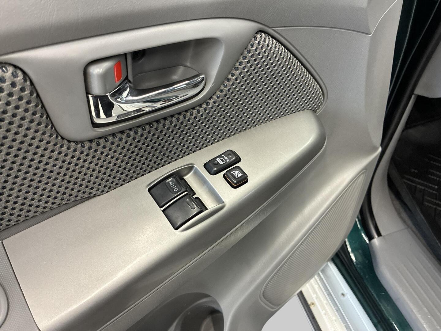 TOYOTA Hilux 2011