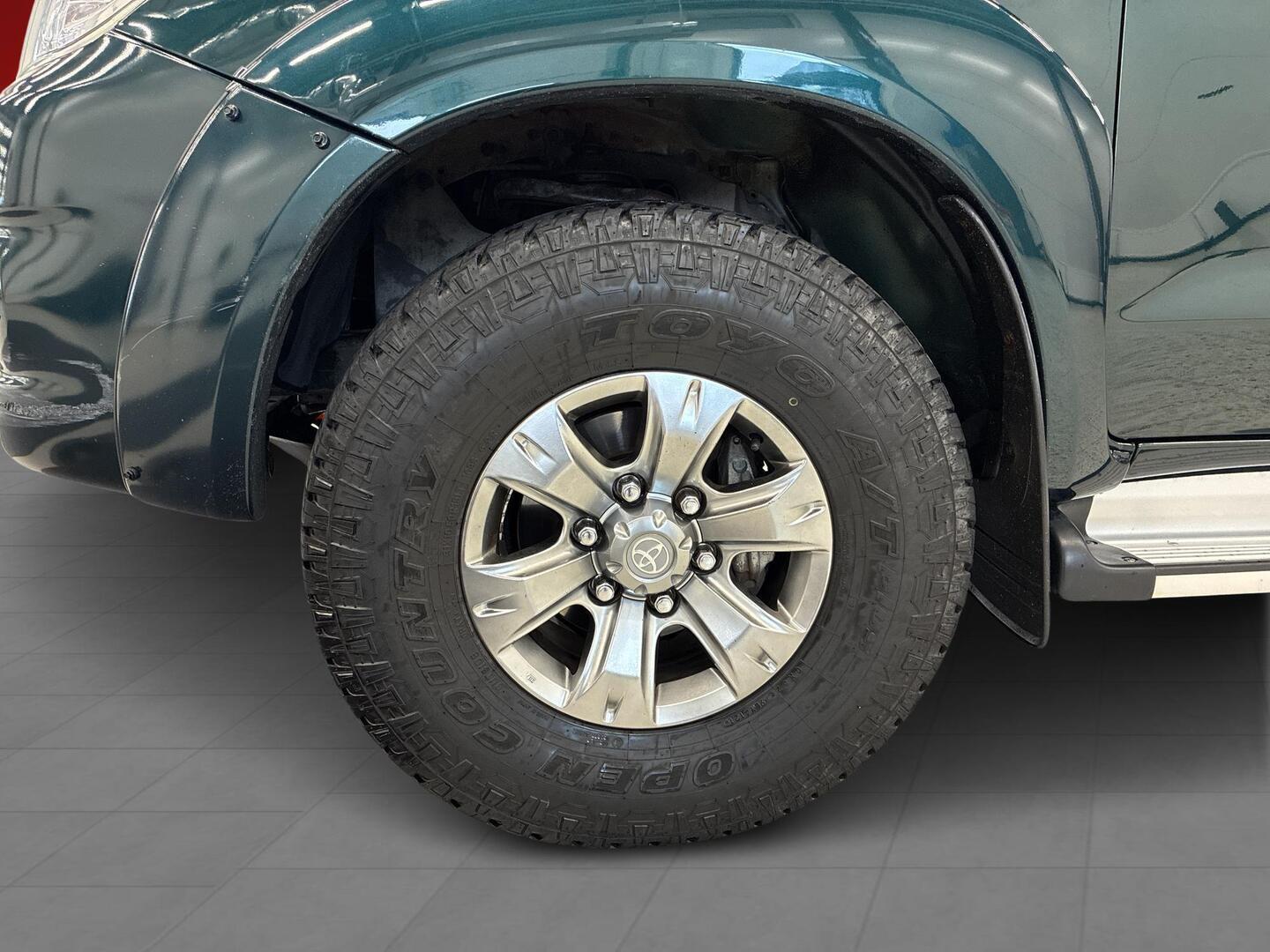 TOYOTA Hilux 2011