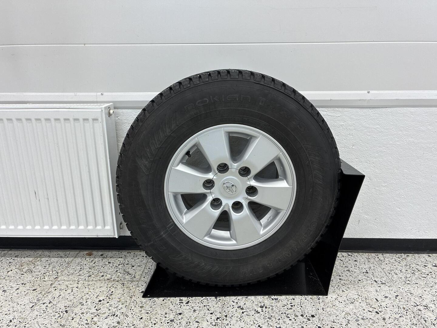 TOYOTA Hilux 2011