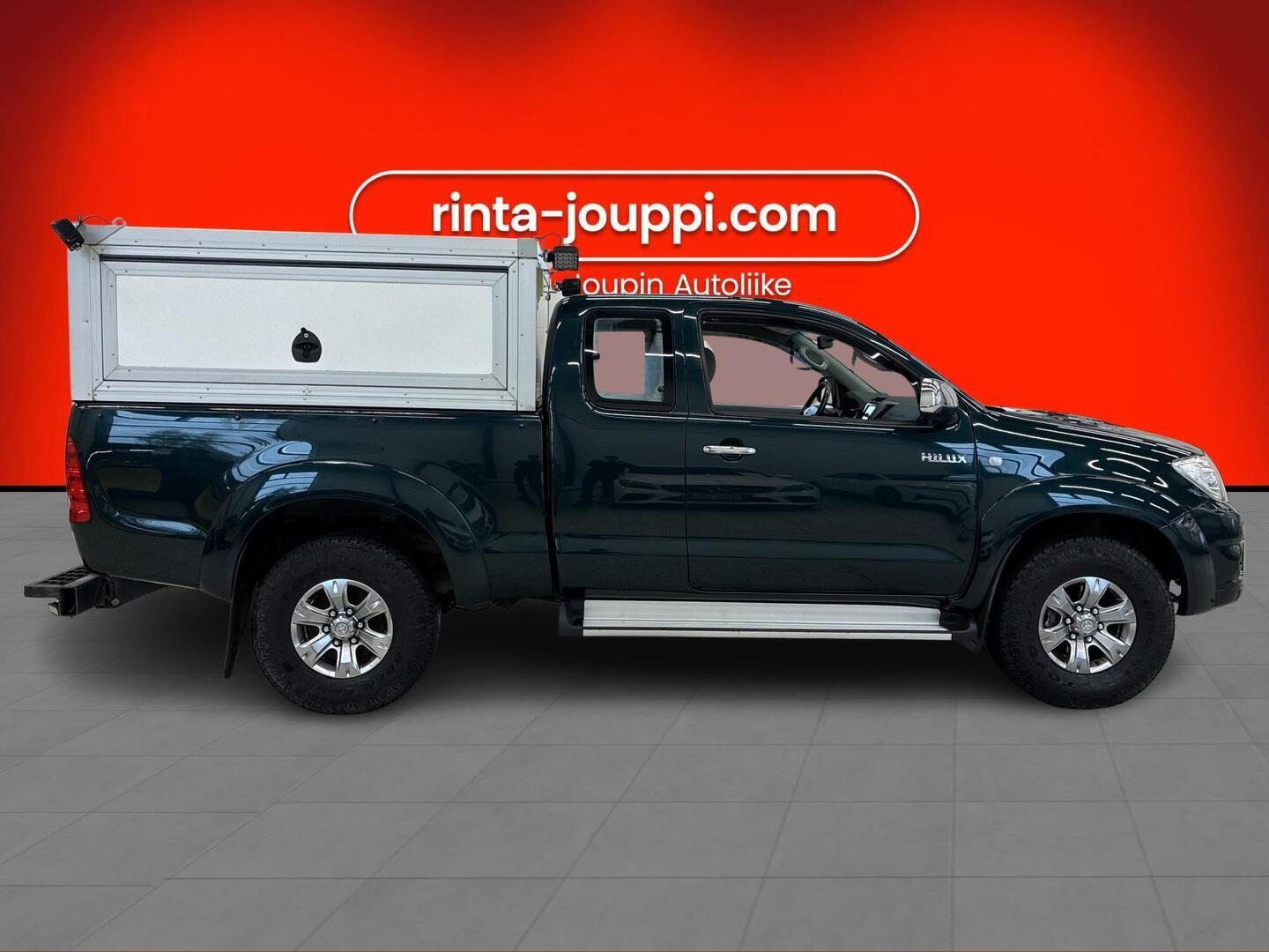 TOYOTA Hilux 2011
