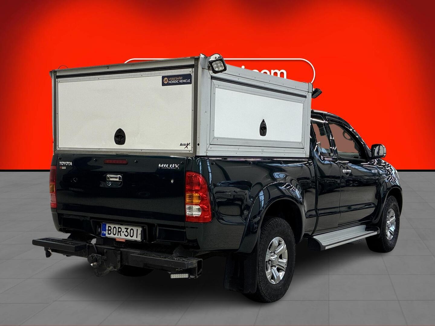 TOYOTA Hilux 2011