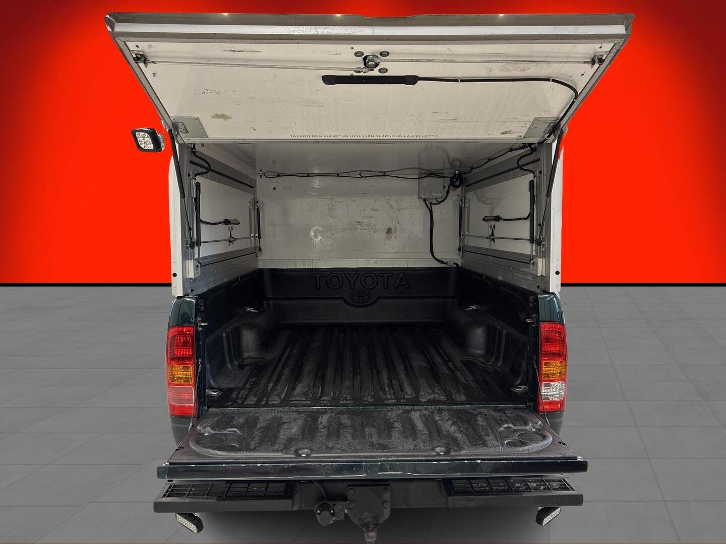 TOYOTA Hilux 2011